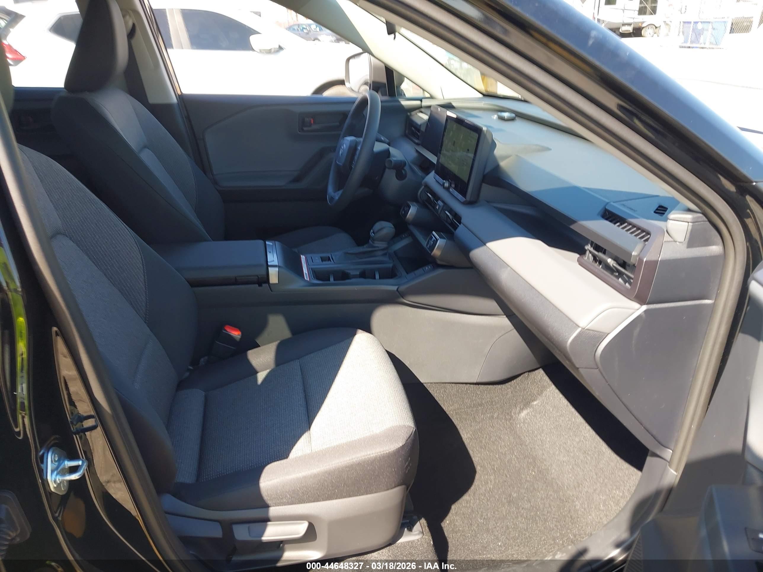 TOYOTA RAV4 image 5