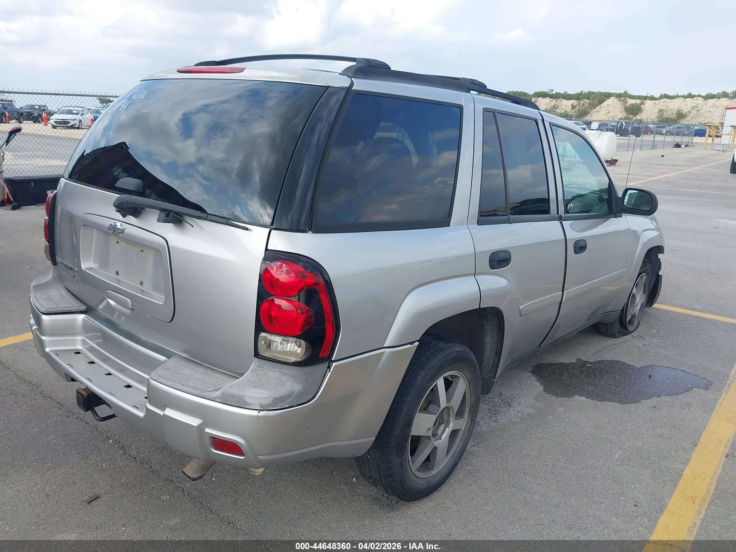 CHEVROLET TRAILBLAZER image 4