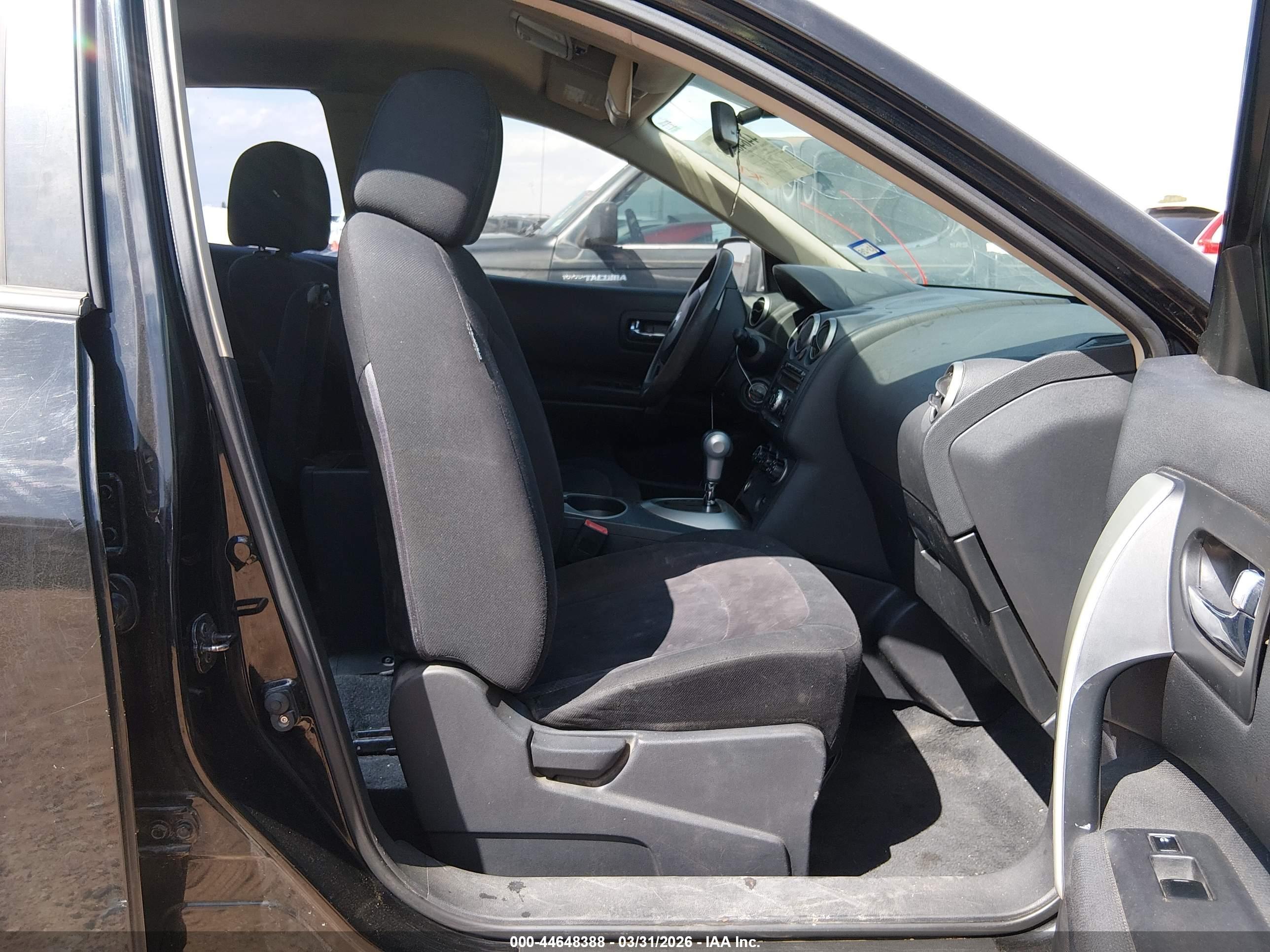 NISSAN ROGUE image 5