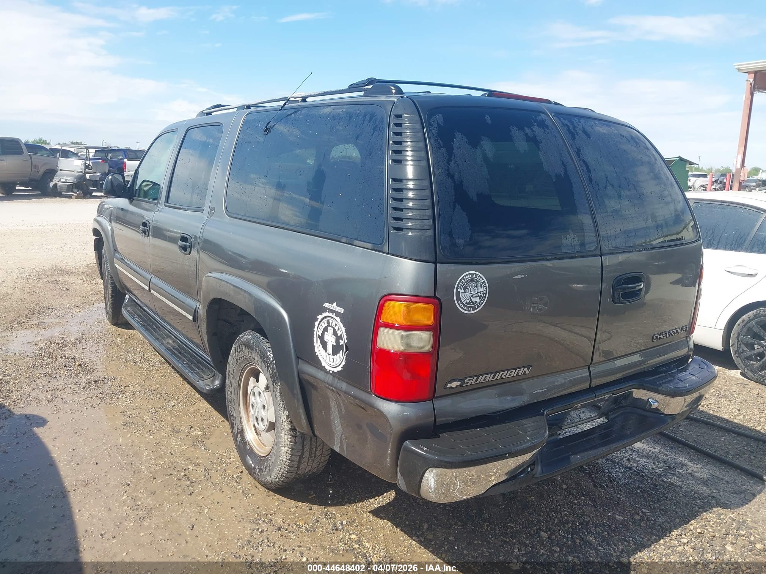 CHEVROLET SUBURBAN image 6