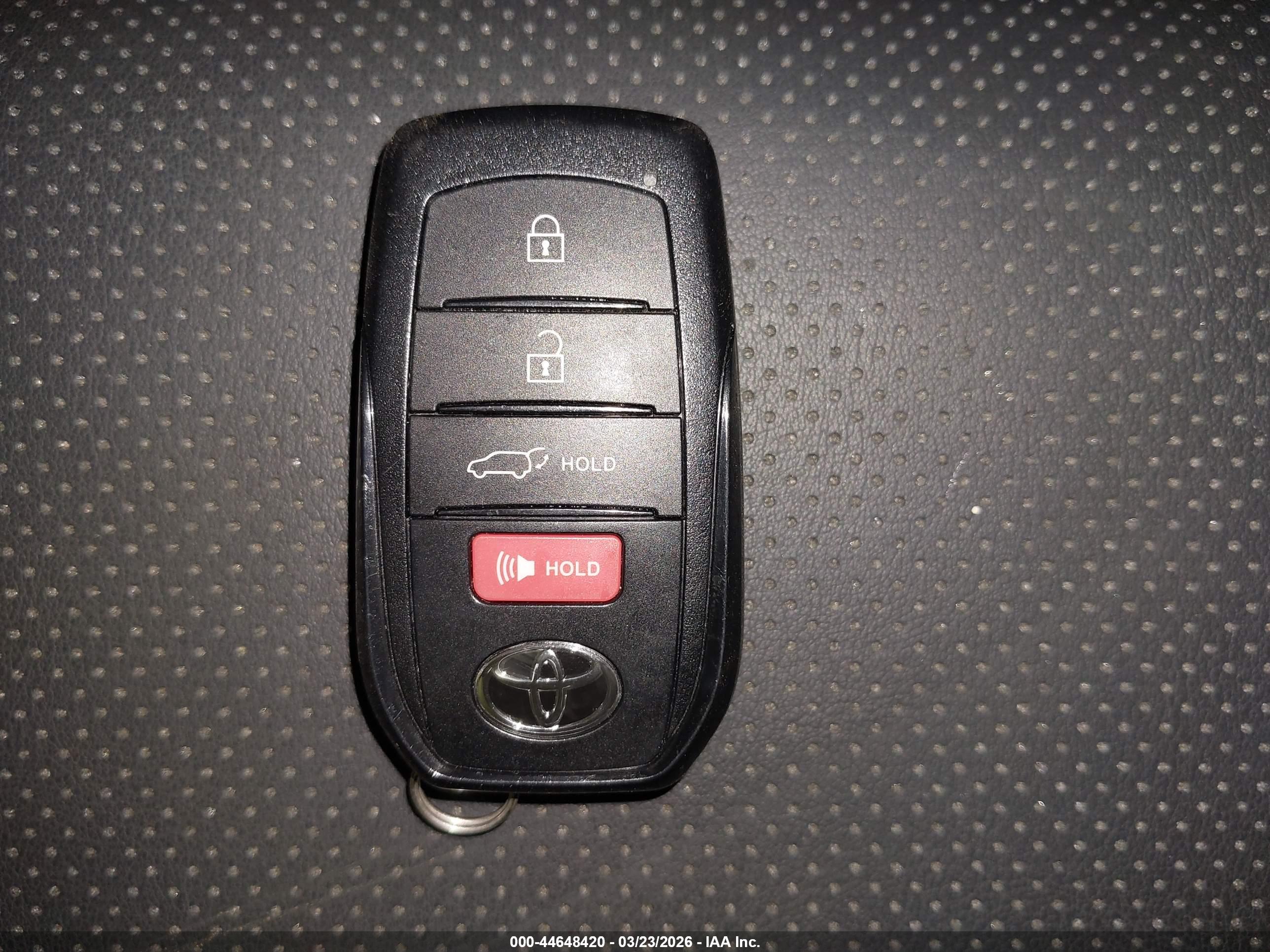 TOYOTA PRIUS image 11
