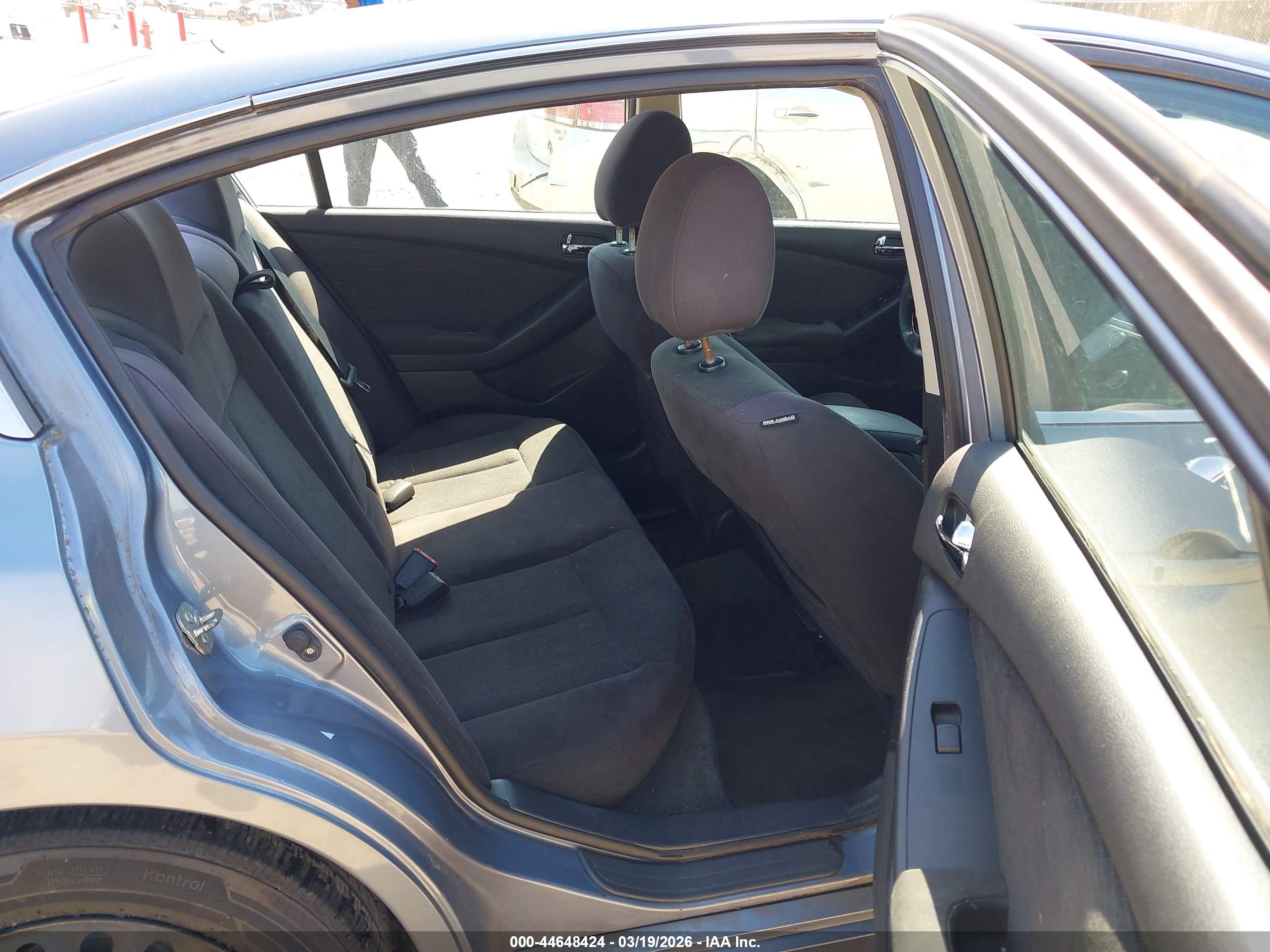 NISSAN ALTIMA image 8