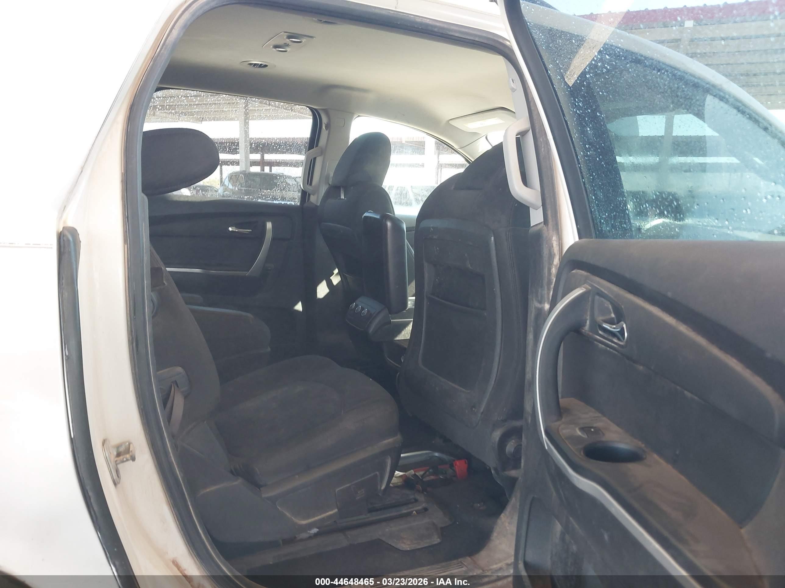 GMC ACADIA image 8