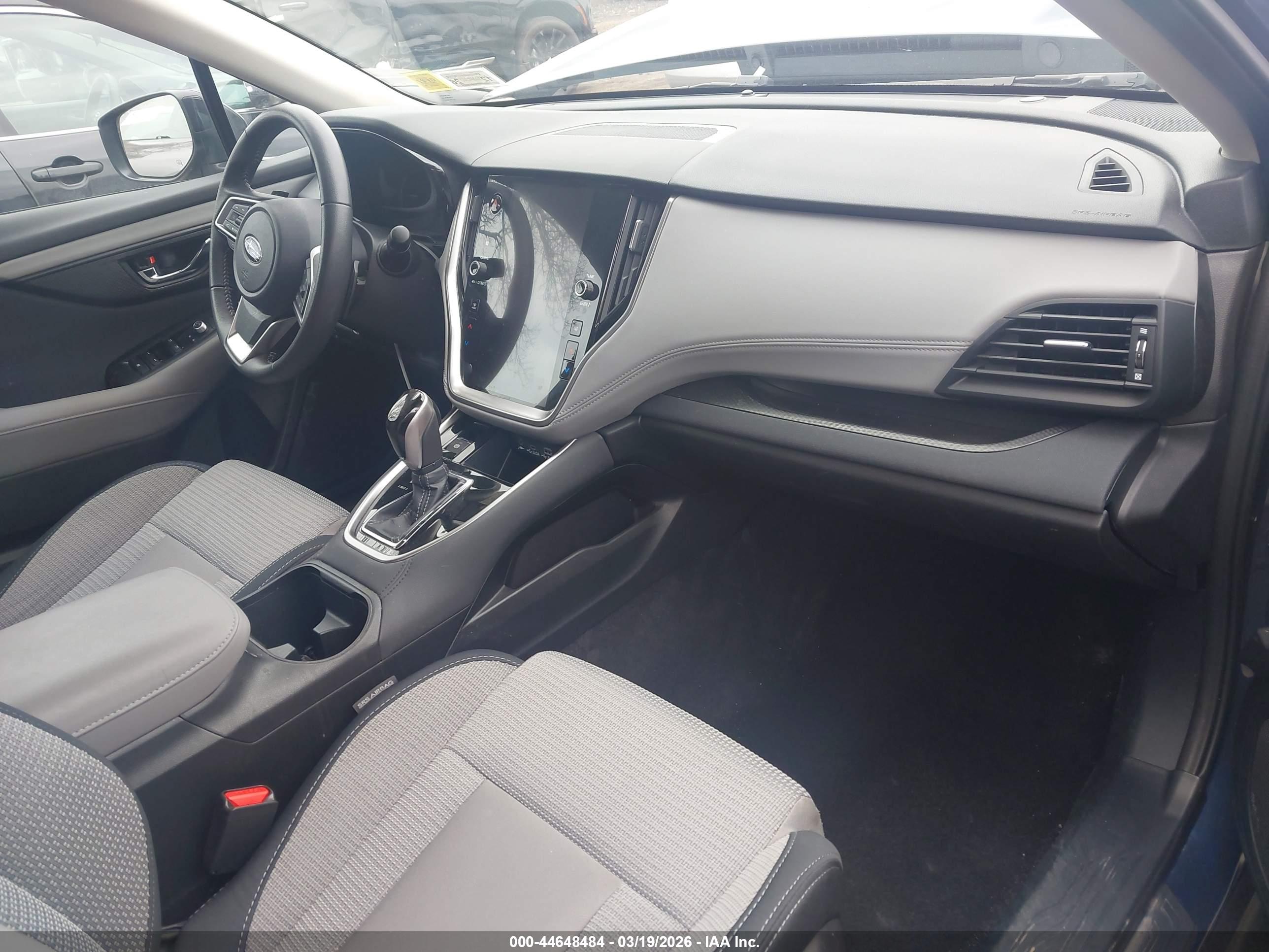 SUBARU OUTBACK image 5