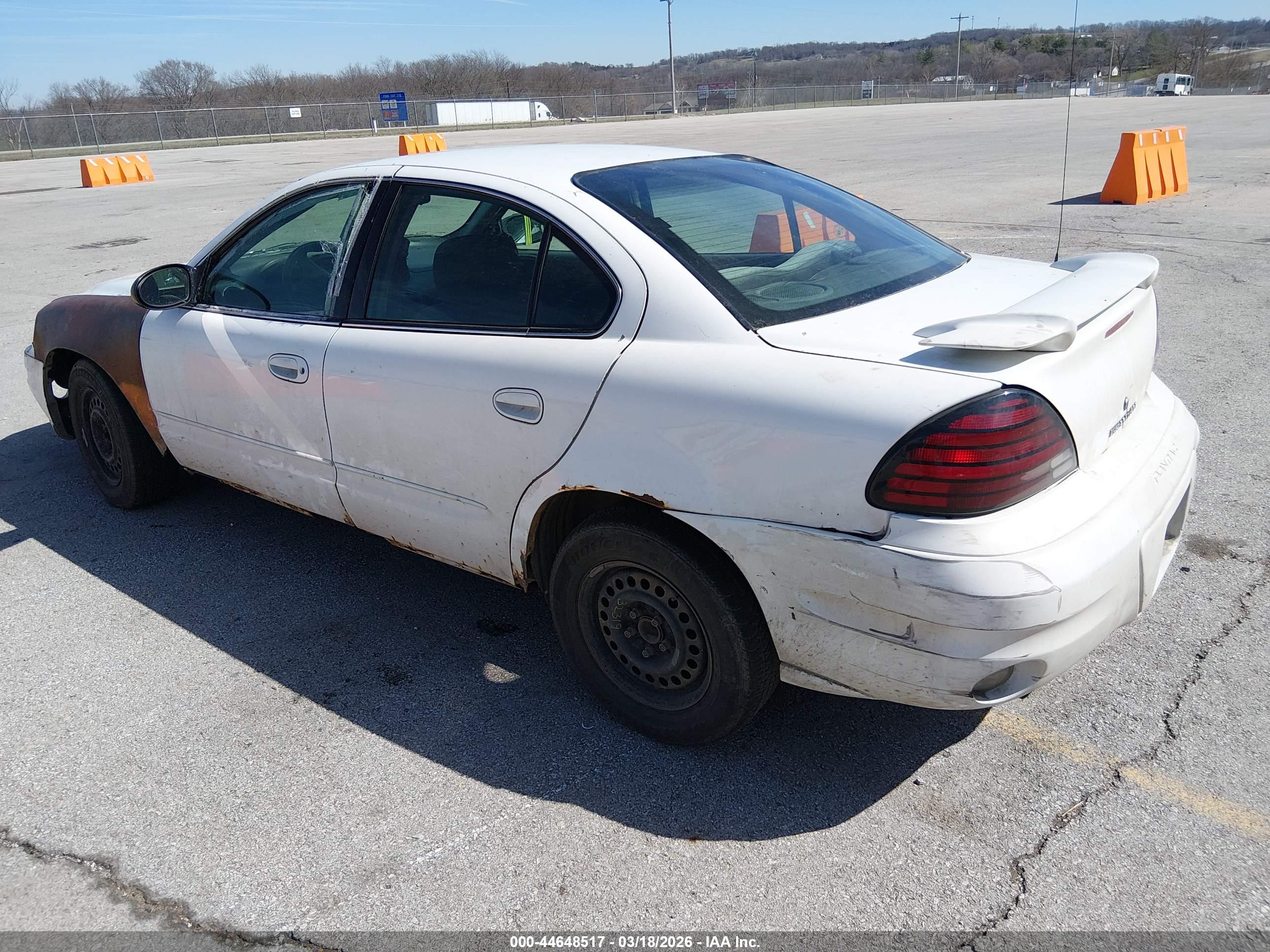 PONTIAC GRAND image 3