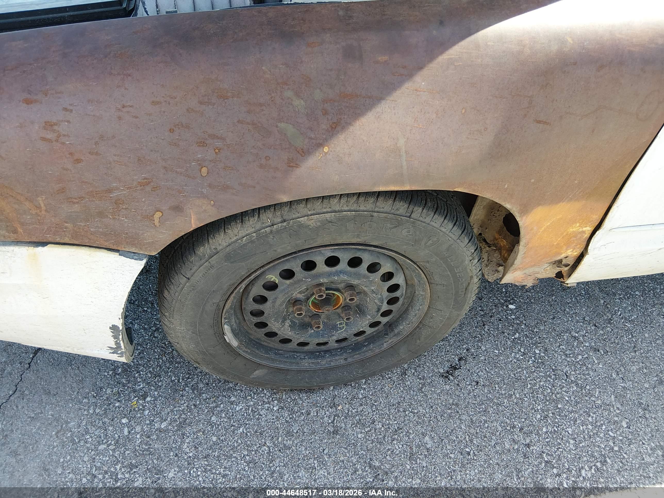 PONTIAC GRAND image 6