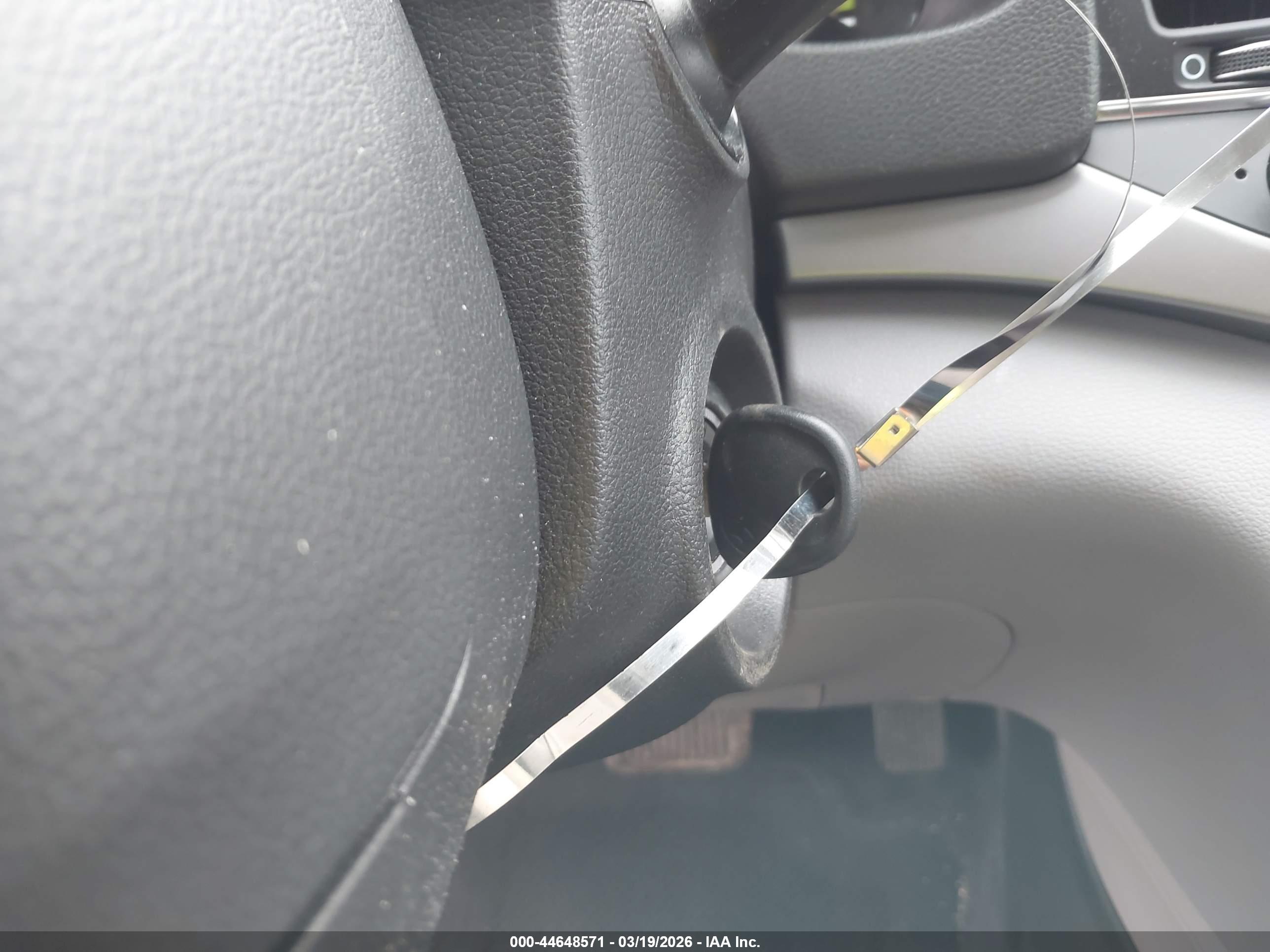 HYUNDAI ELANTRA image 11