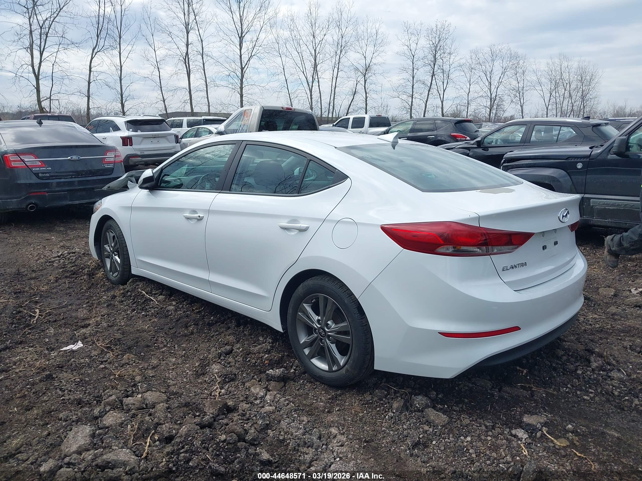 HYUNDAI ELANTRA image 3