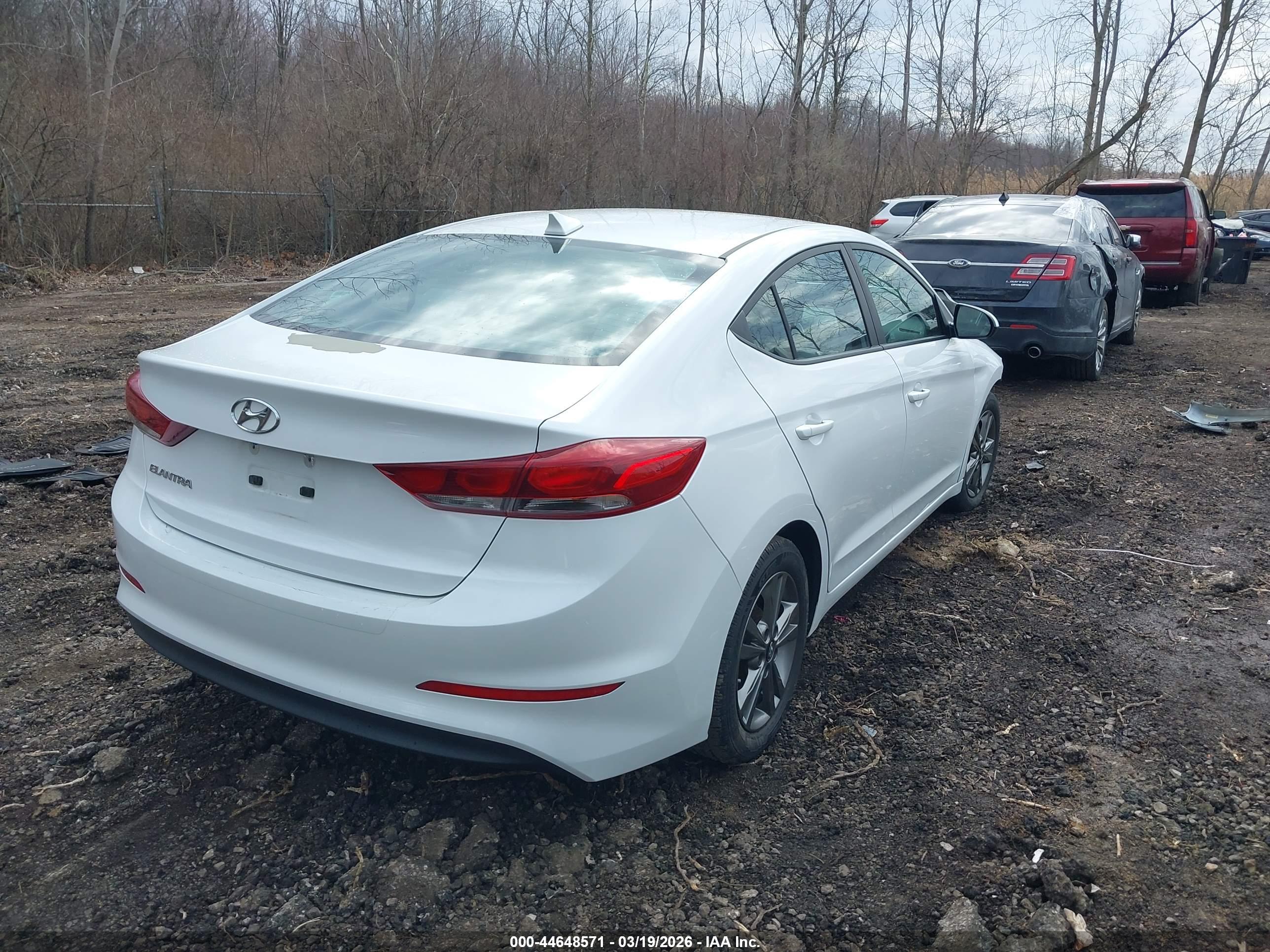 HYUNDAI ELANTRA image 4