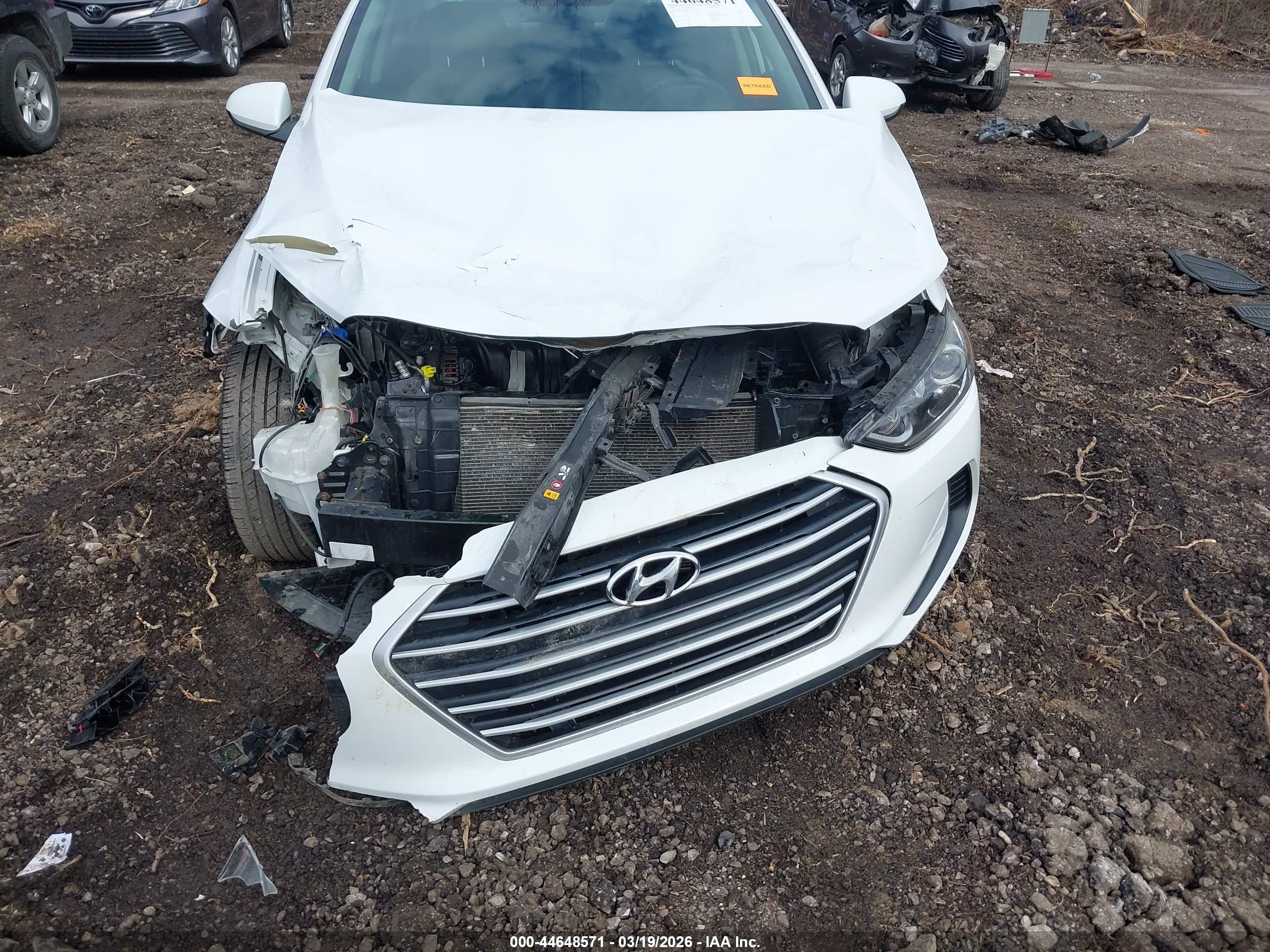 HYUNDAI ELANTRA image 6