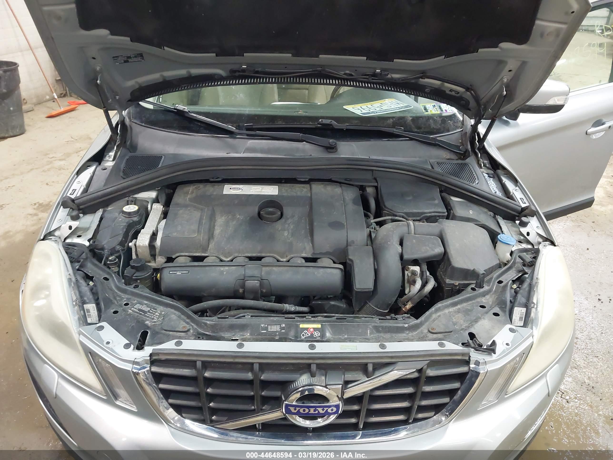 VOLVO XC60 image 10