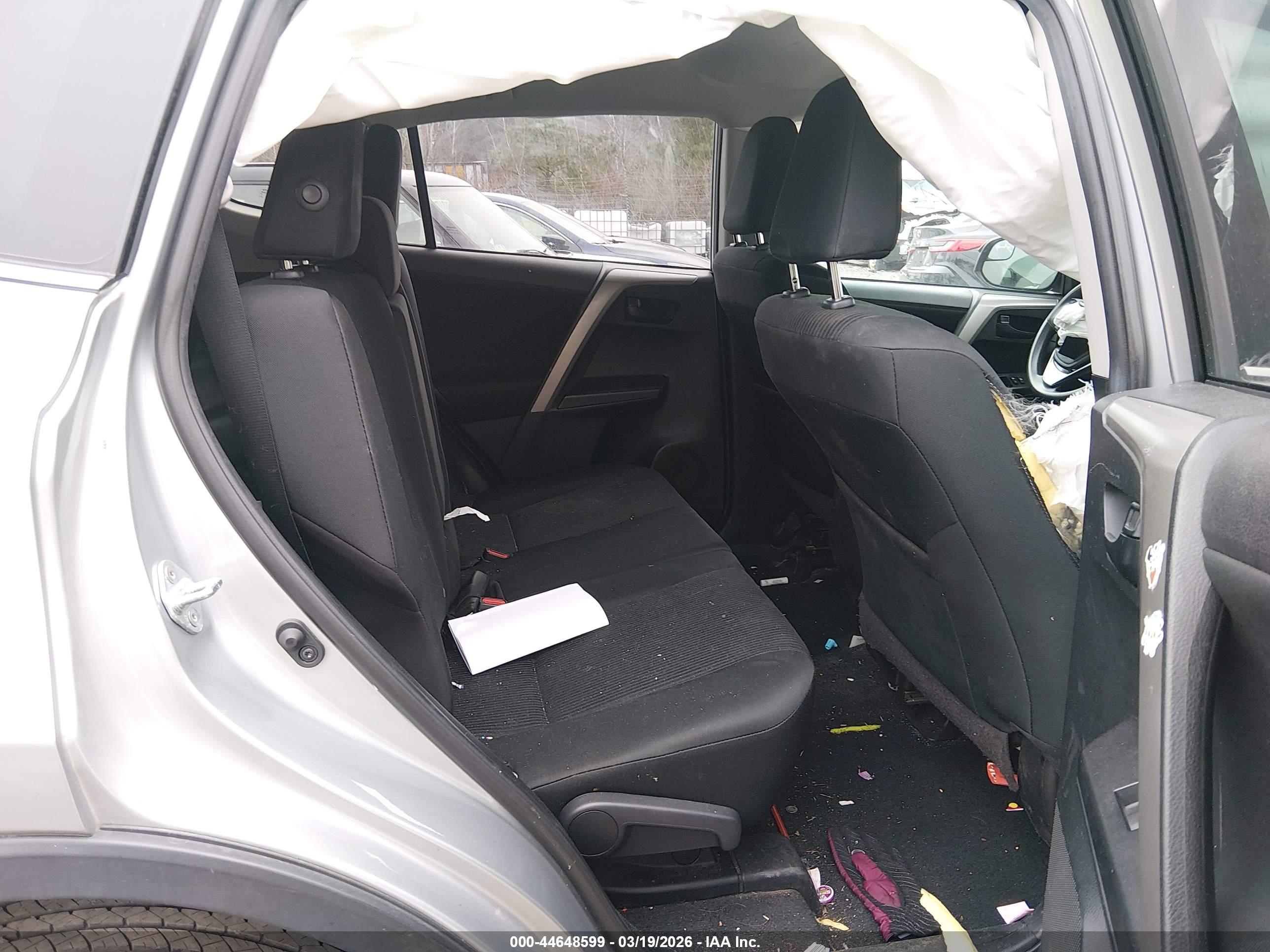 TOYOTA RAV4 image 8