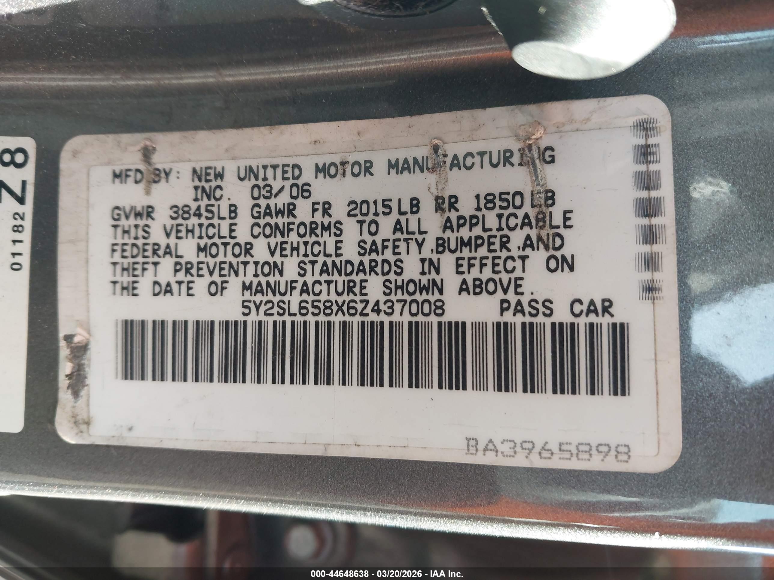 PONTIAC VIBE image 9