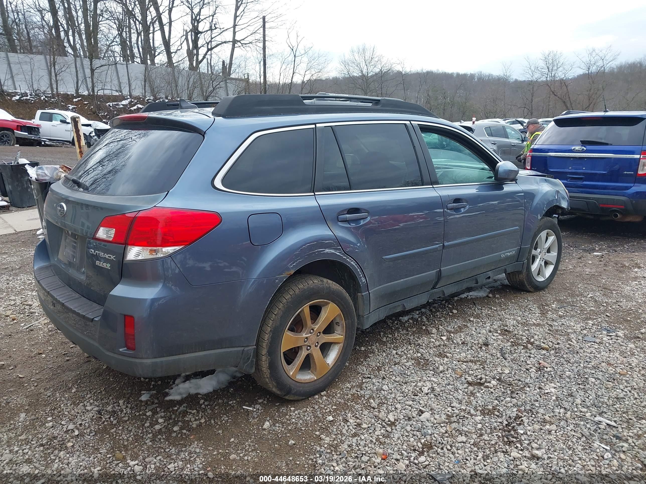 SUBARU OUTBACK image 4