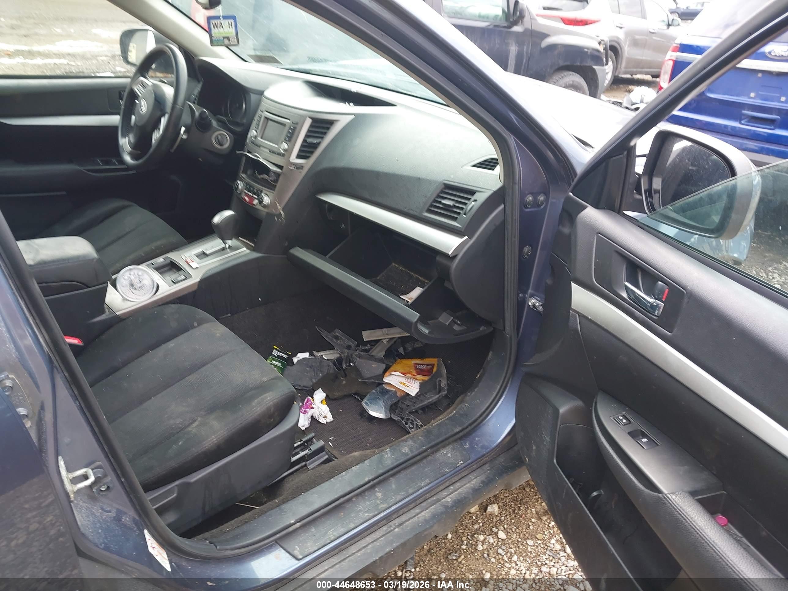 SUBARU OUTBACK image 5