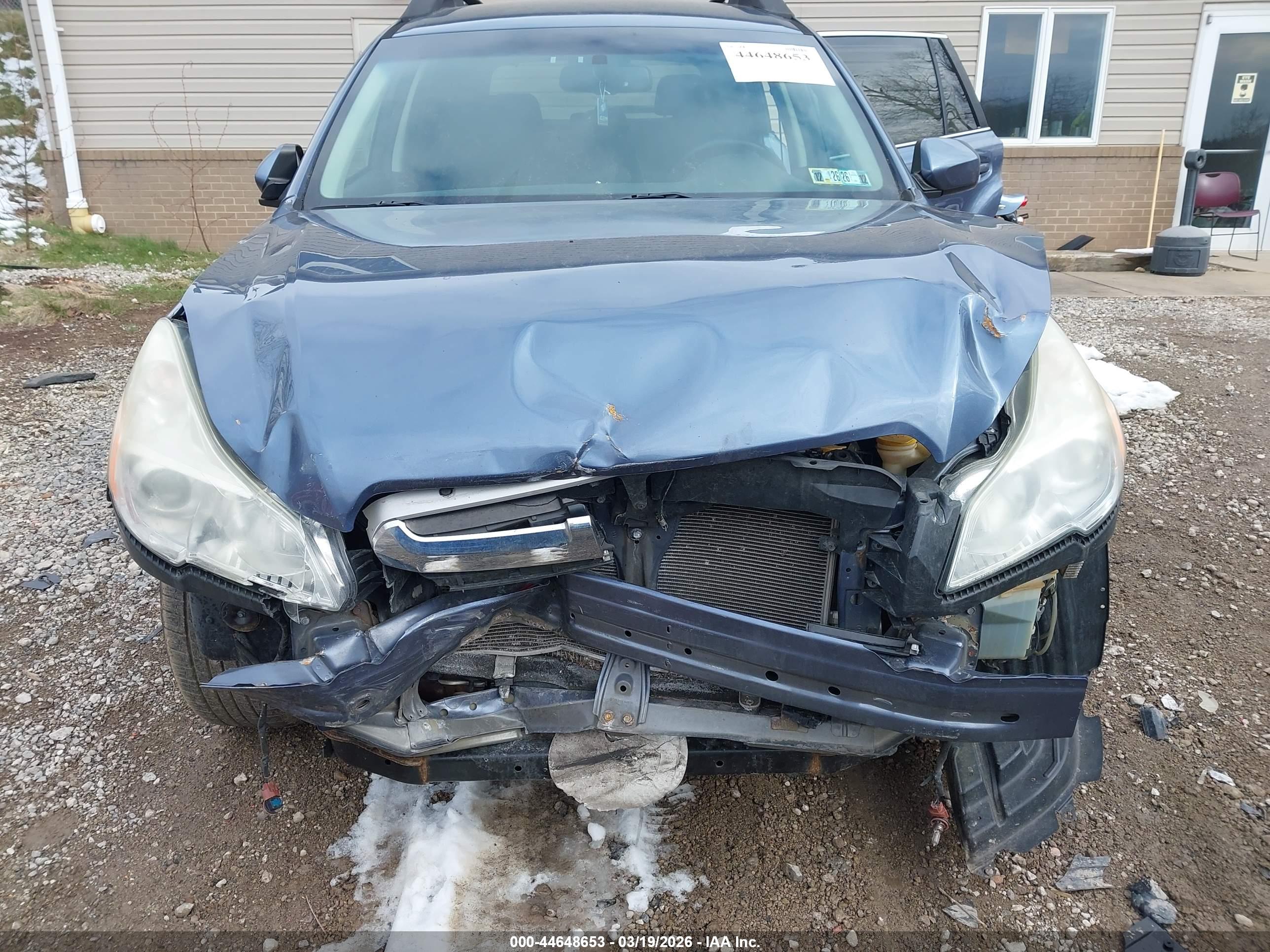 SUBARU OUTBACK image 6