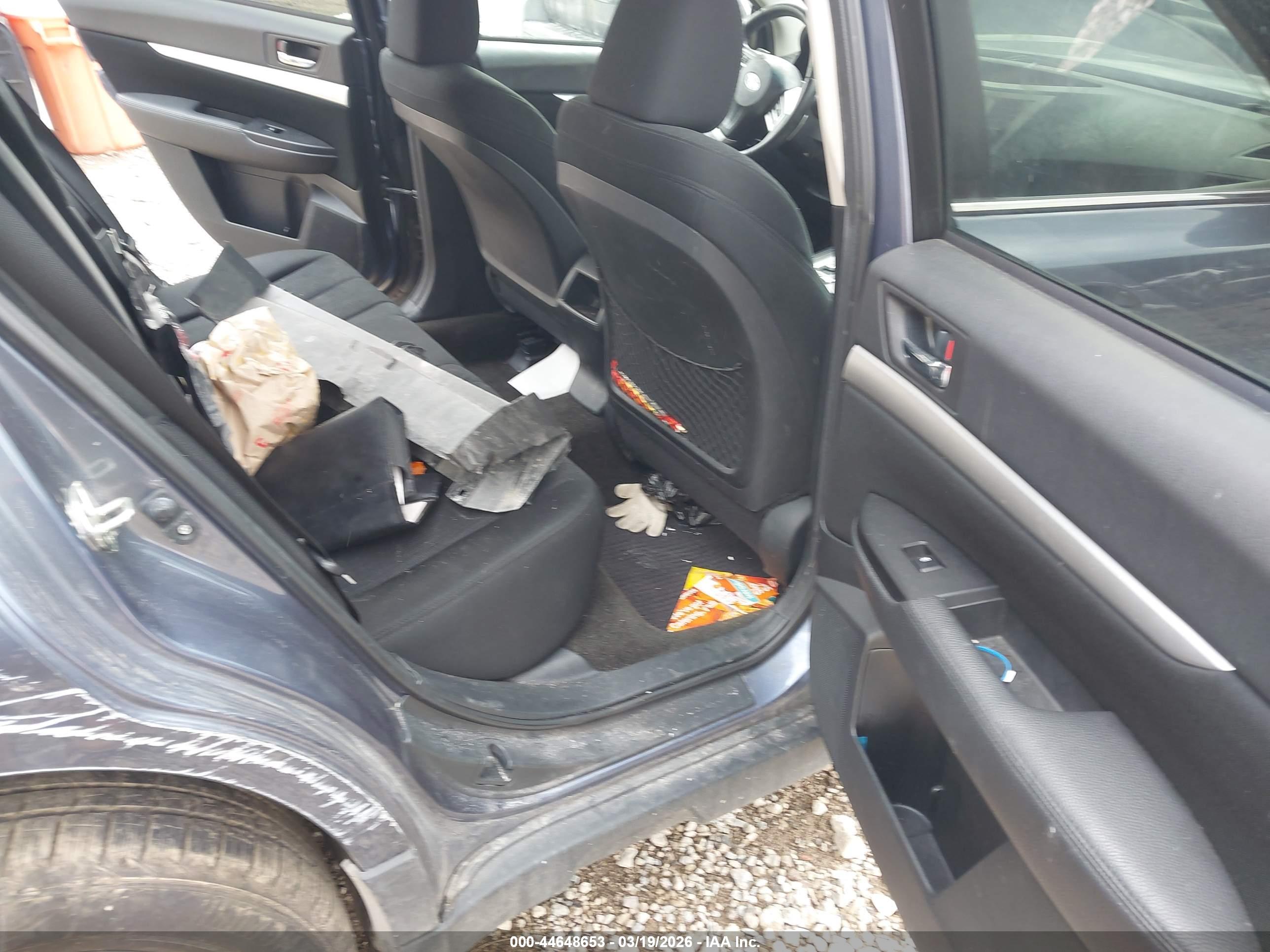 SUBARU OUTBACK image 8