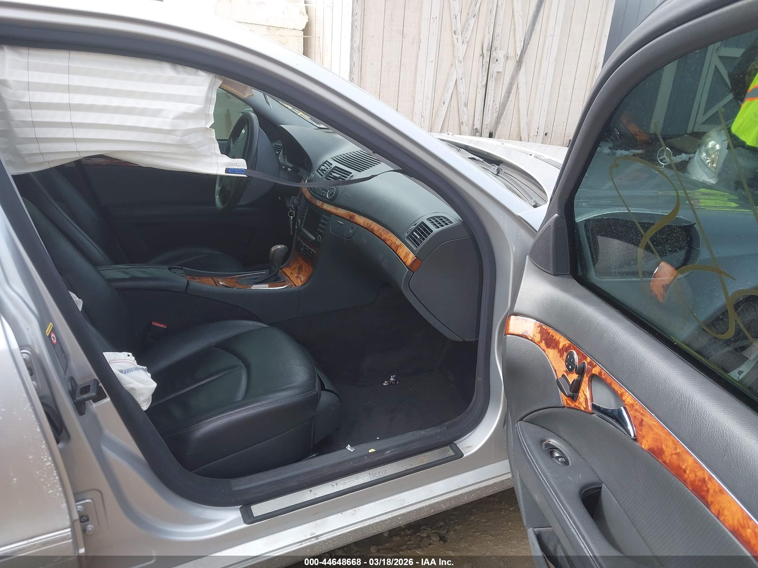 MERCEDES-BENZ E image 5