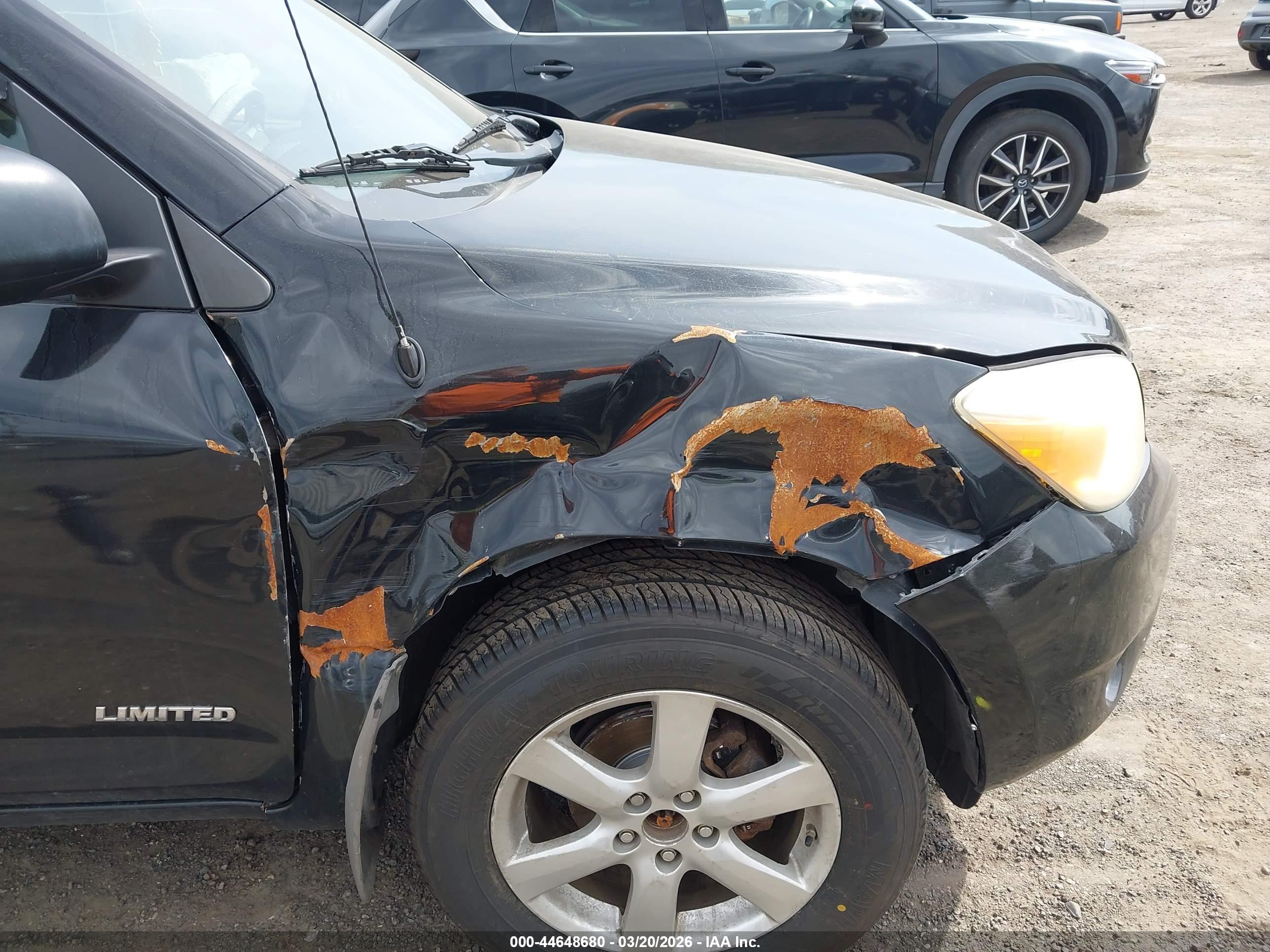 TOYOTA RAV4 image 6