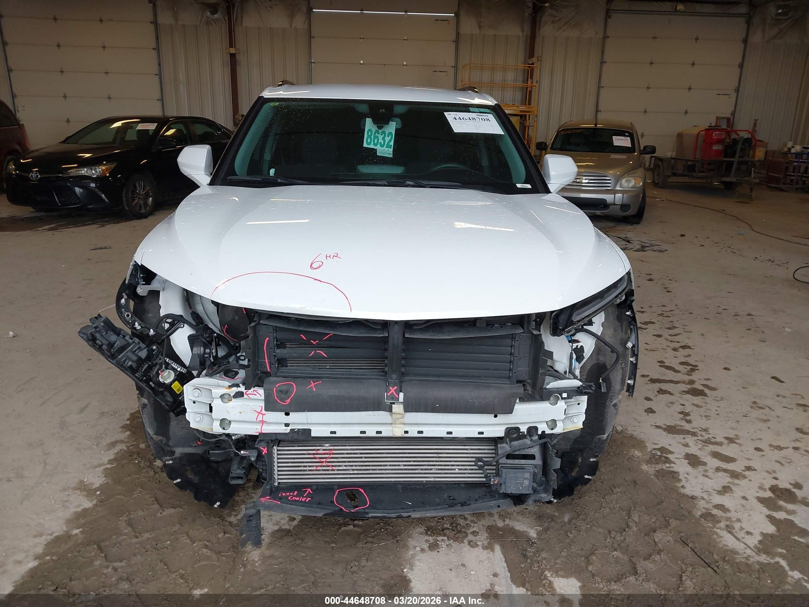 CHEVROLET BLAZER image 6