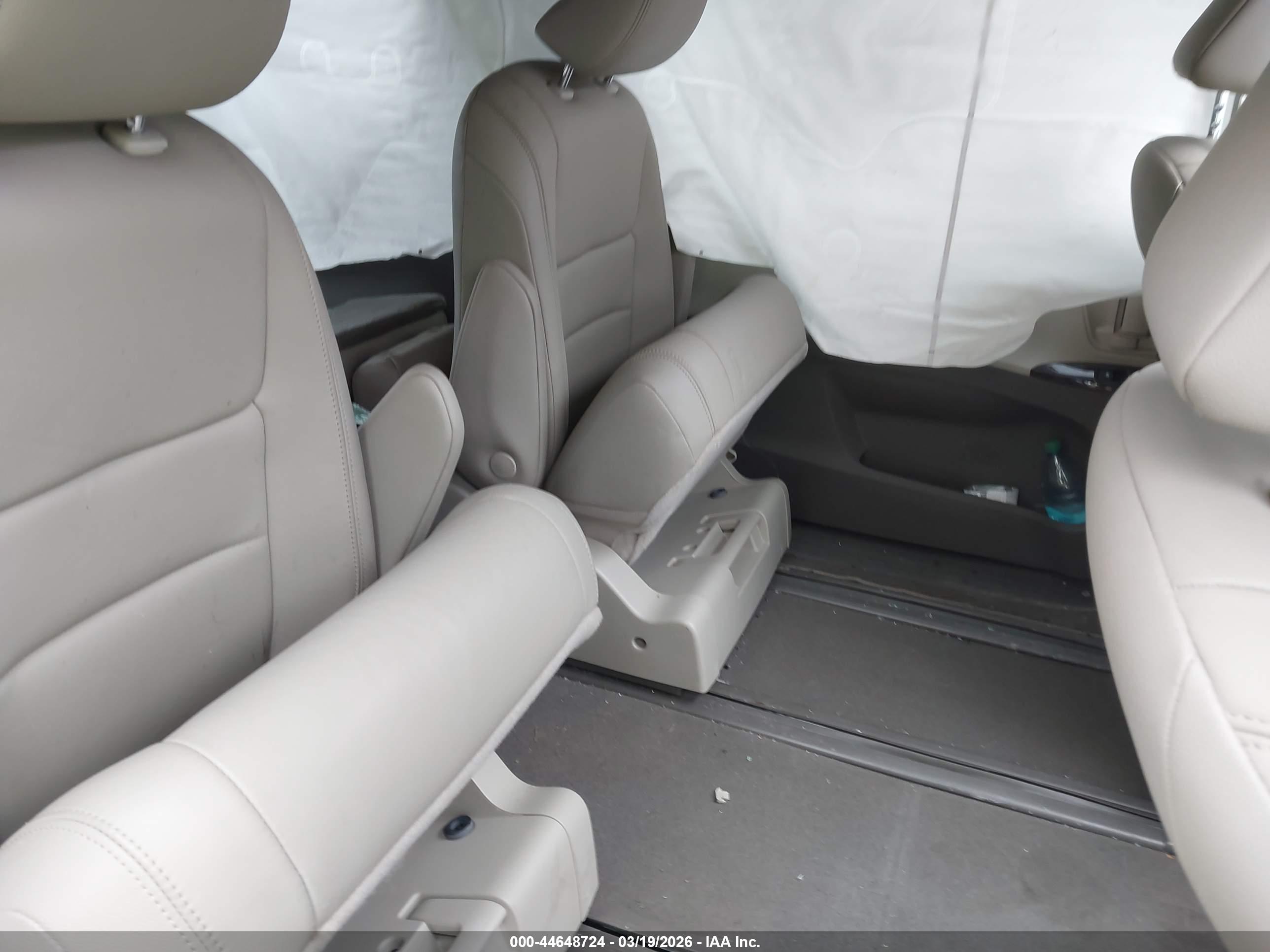 TOYOTA SIENNA image 8