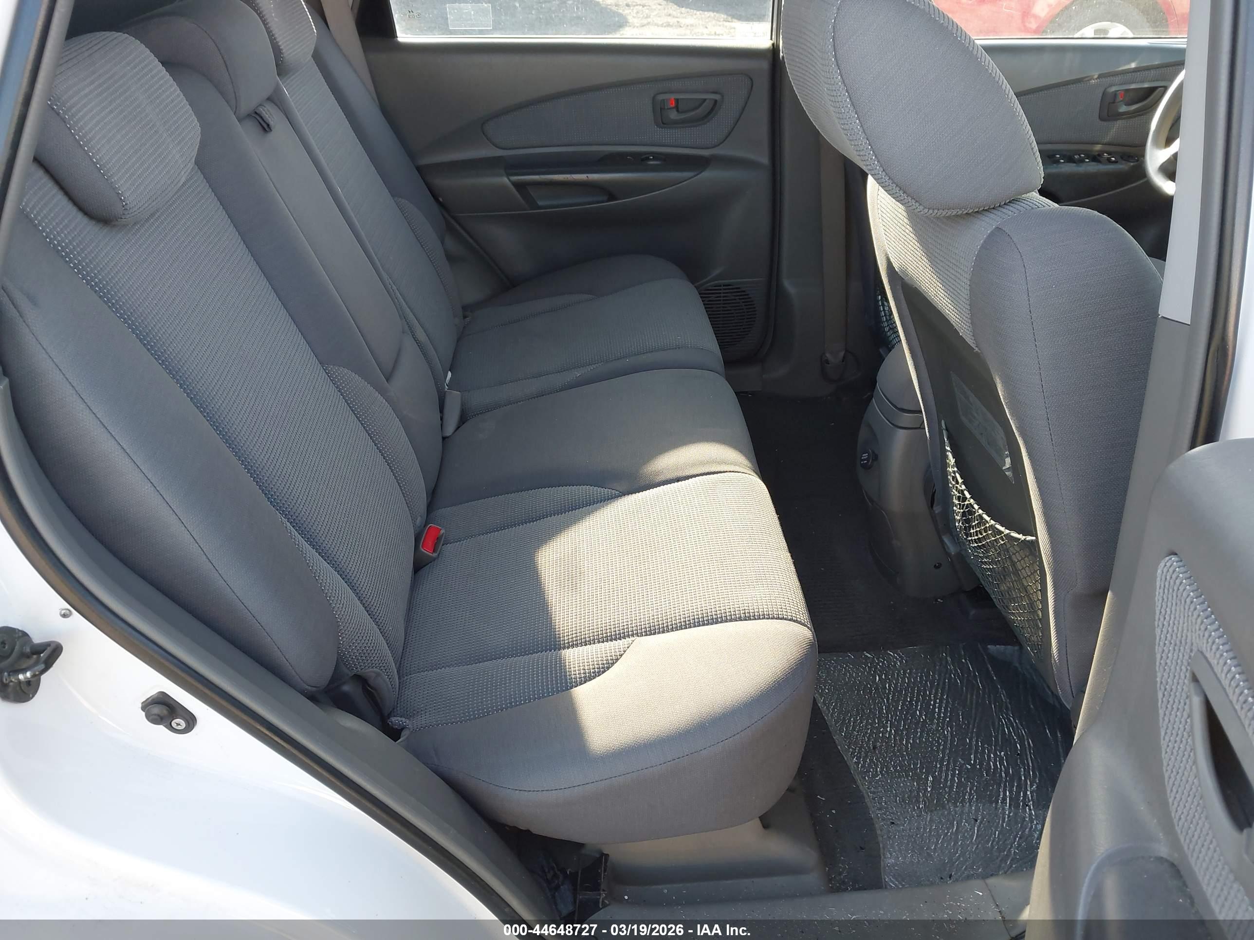 HYUNDAI TUCSON image 8