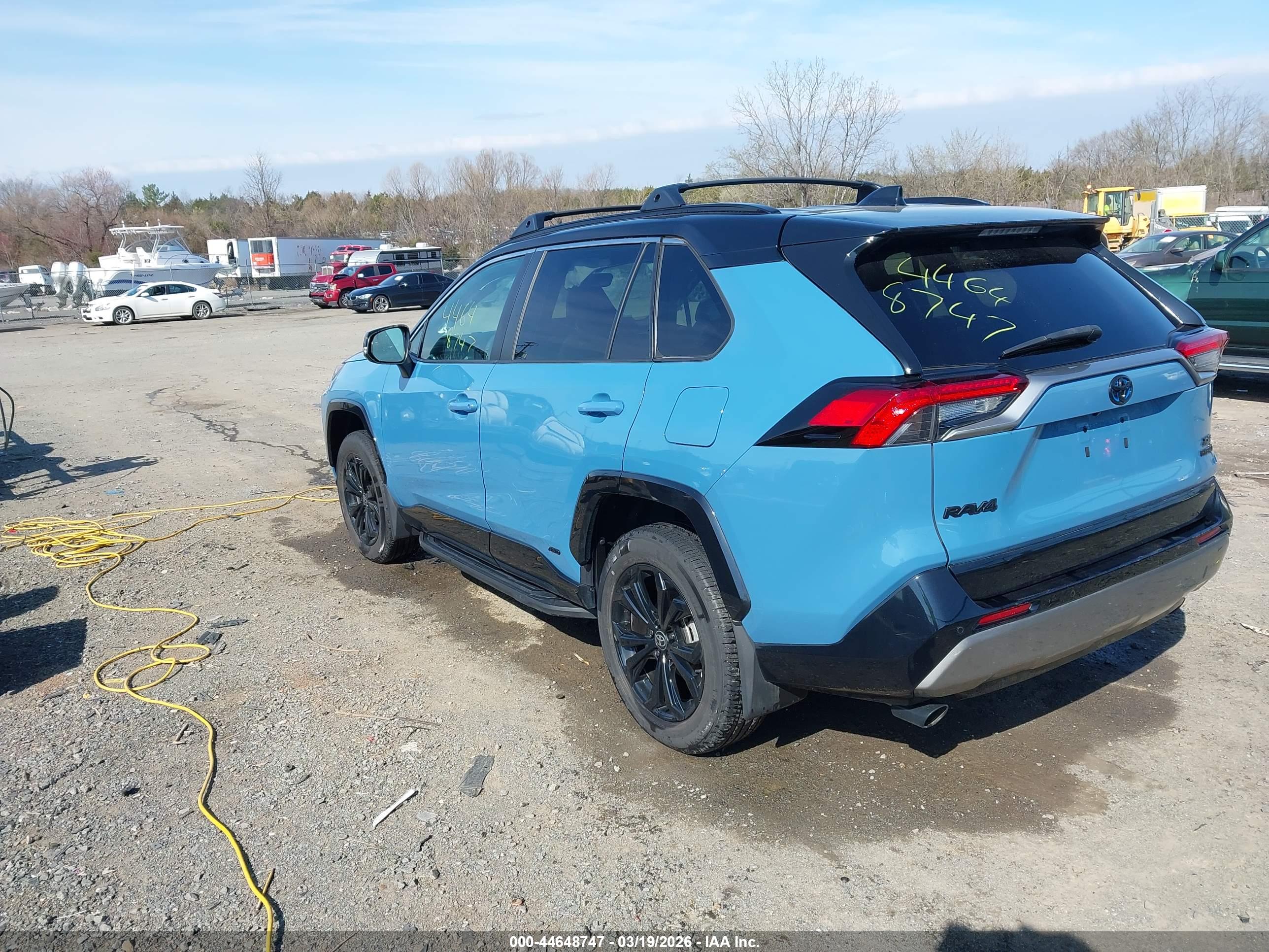 TOYOTA RAV4 image 3