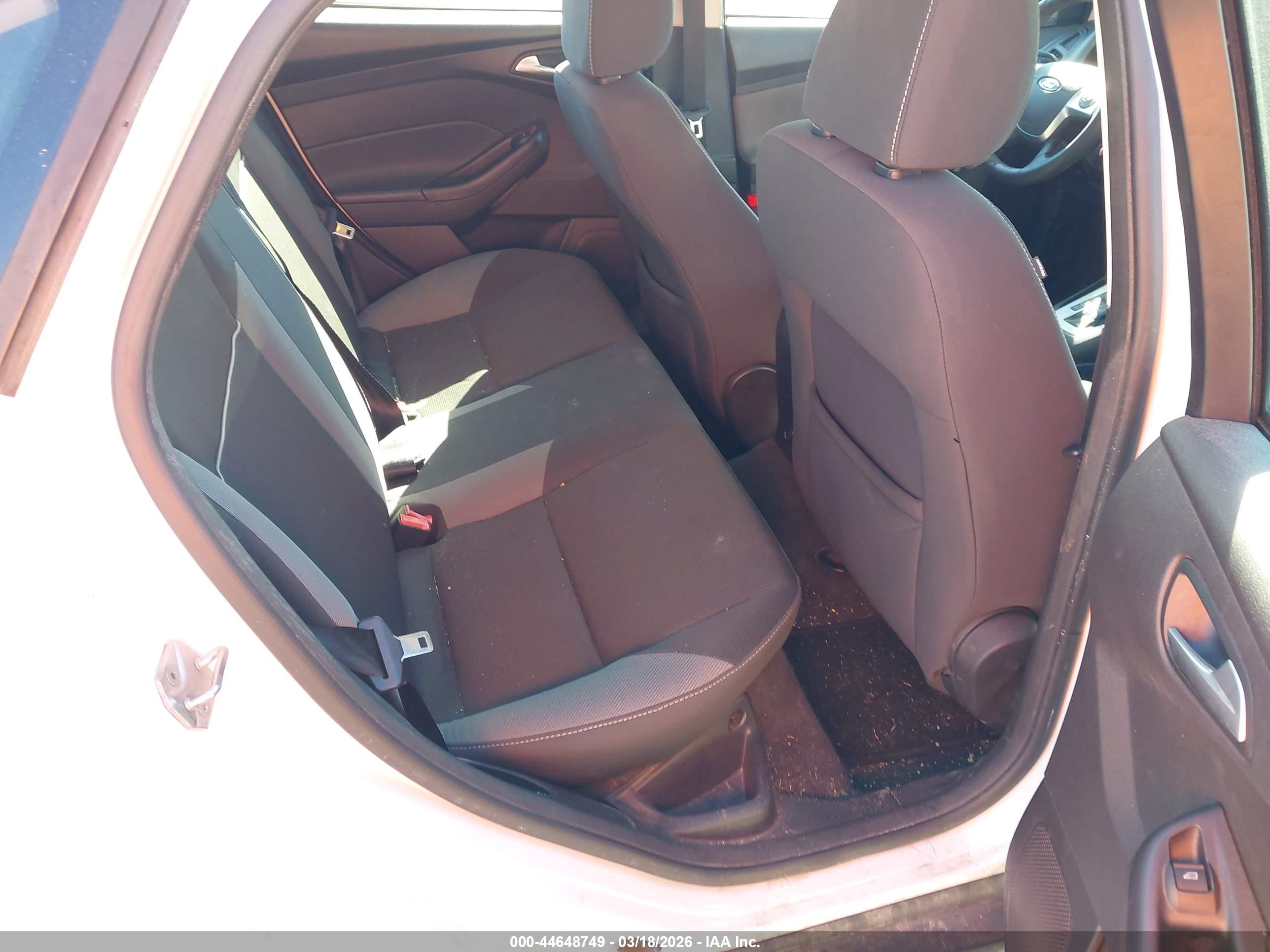 FORD FOCUS image 8