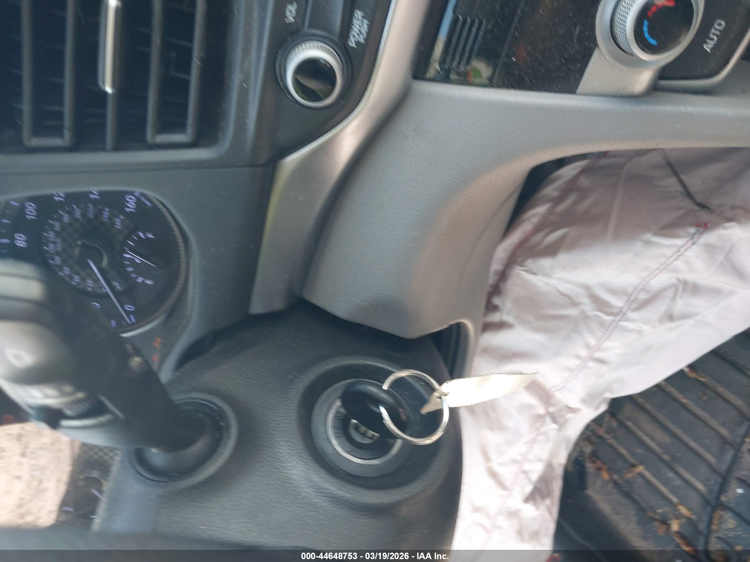 HYUNDAI ELANTRA image 11
