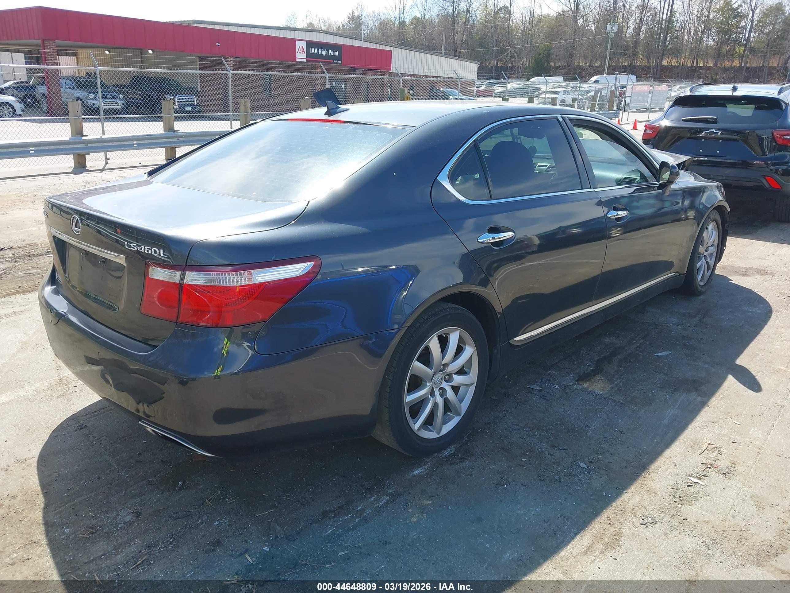 LEXUS LS image 4