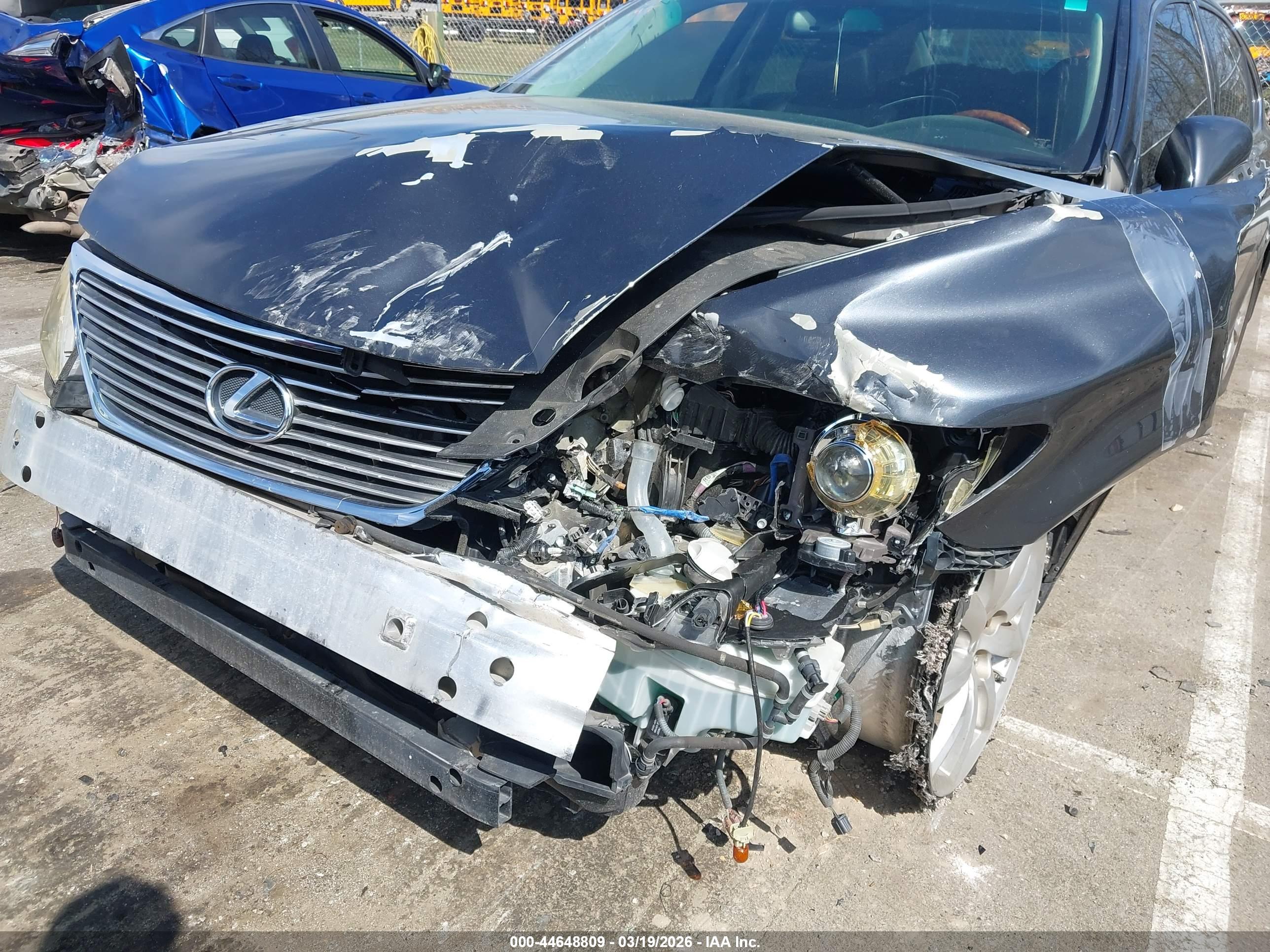 LEXUS LS image 6