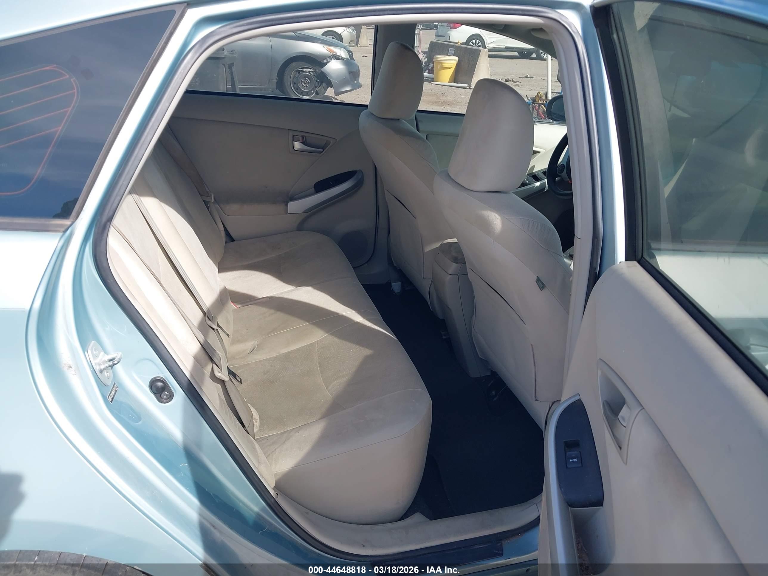 TOYOTA PRIUS image 8