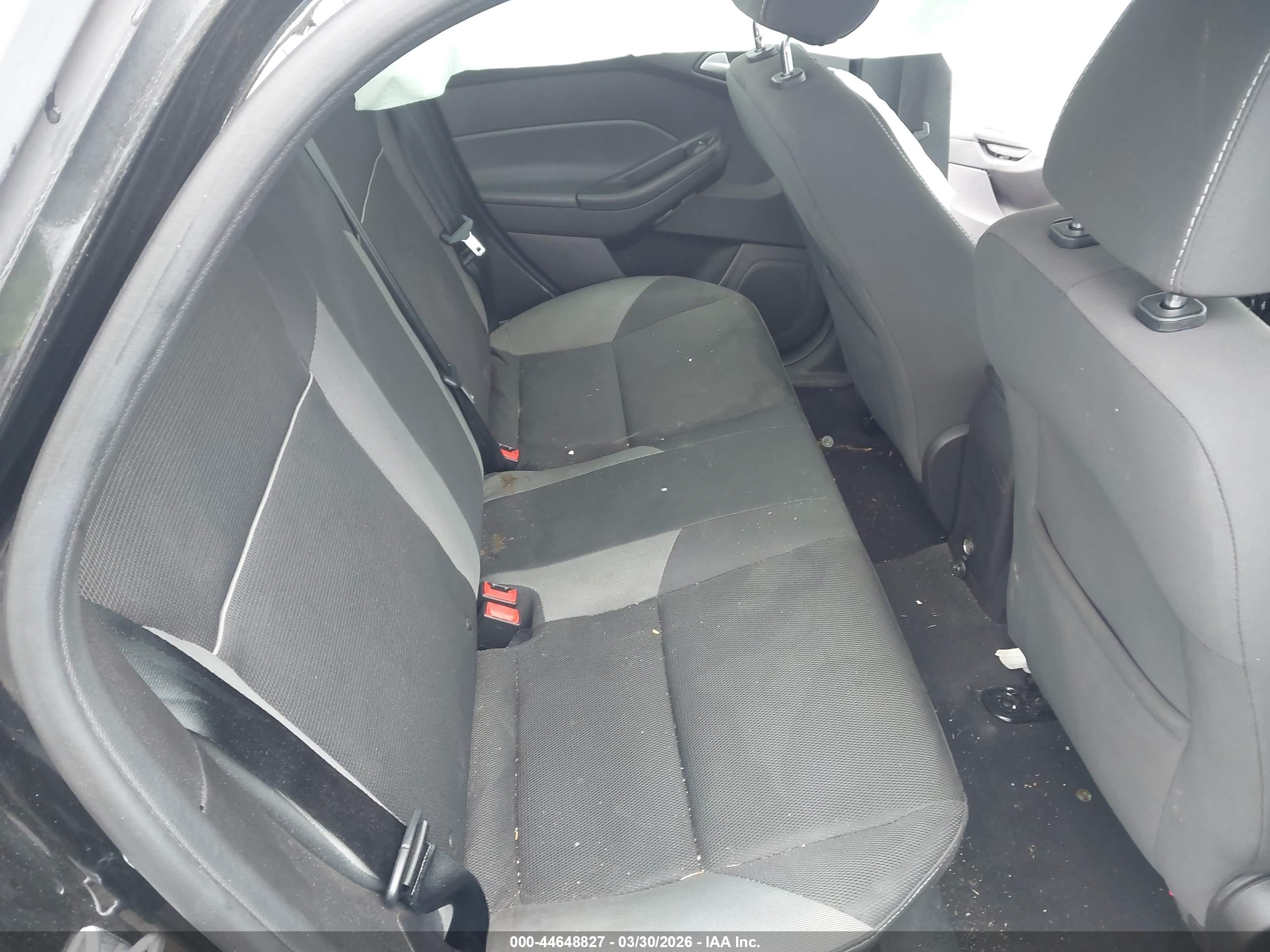 FORD FOCUS image 8