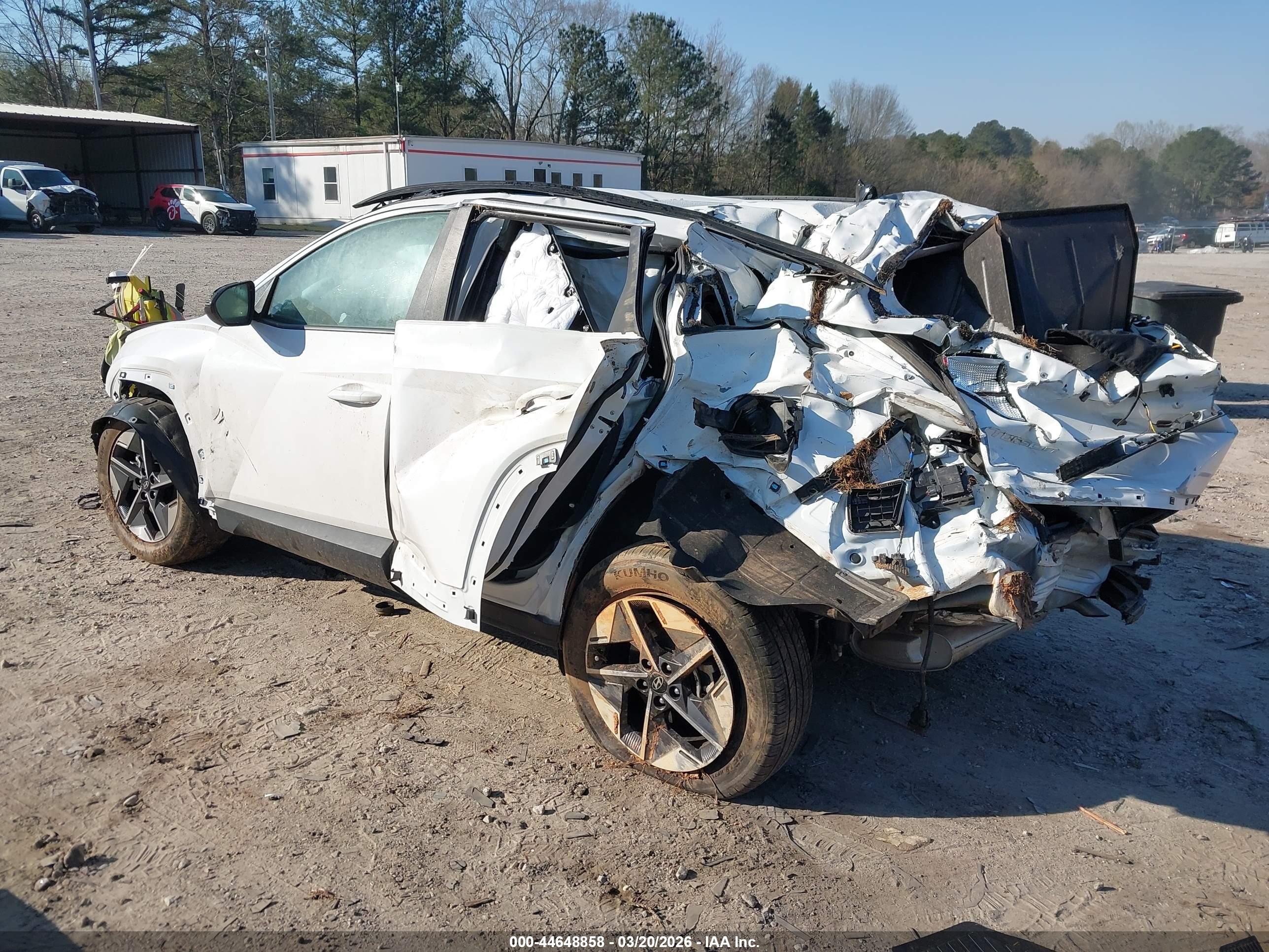 HYUNDAI TUCSON image 3