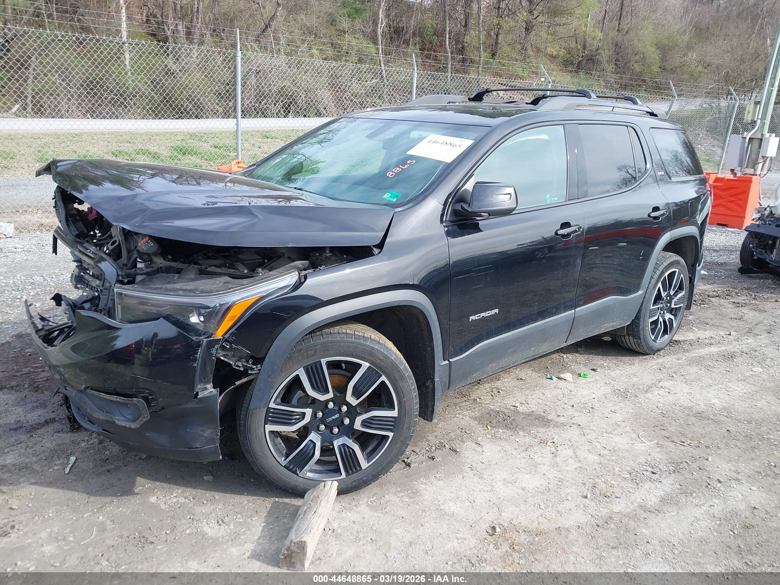 GMC ACADIA image 2