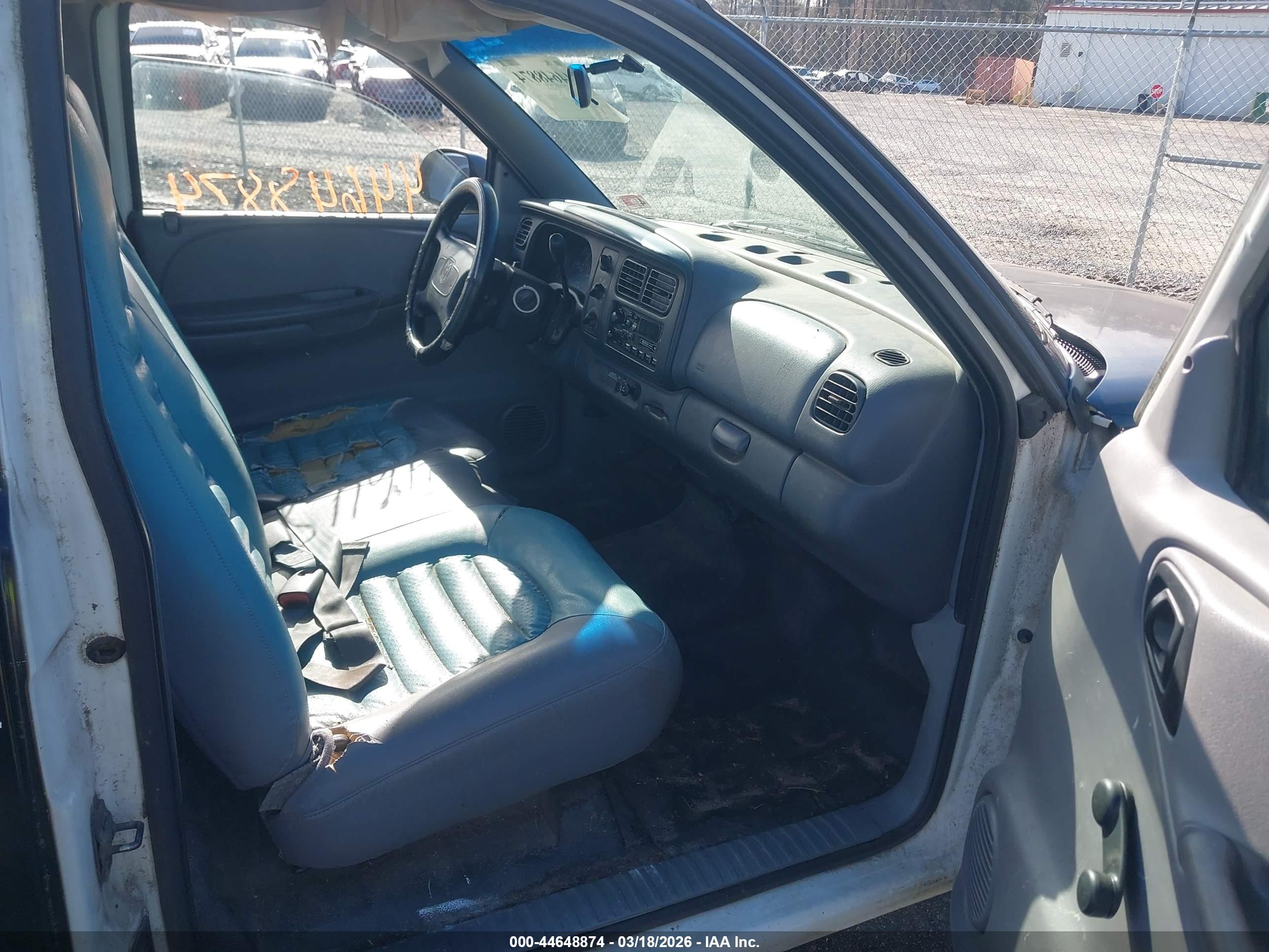 DODGE DAKOTA image 5