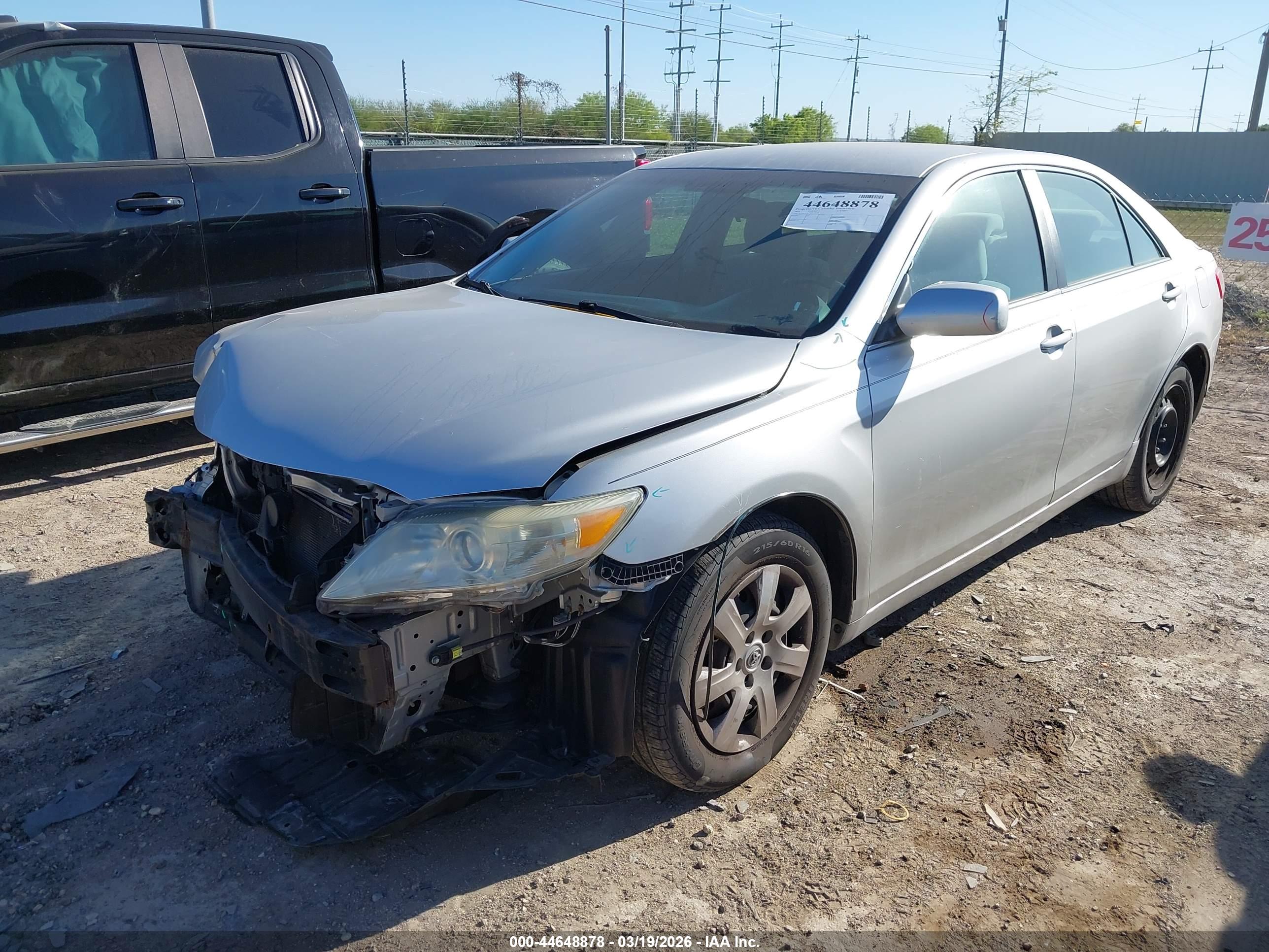 TOYOTA CAMRY image 2