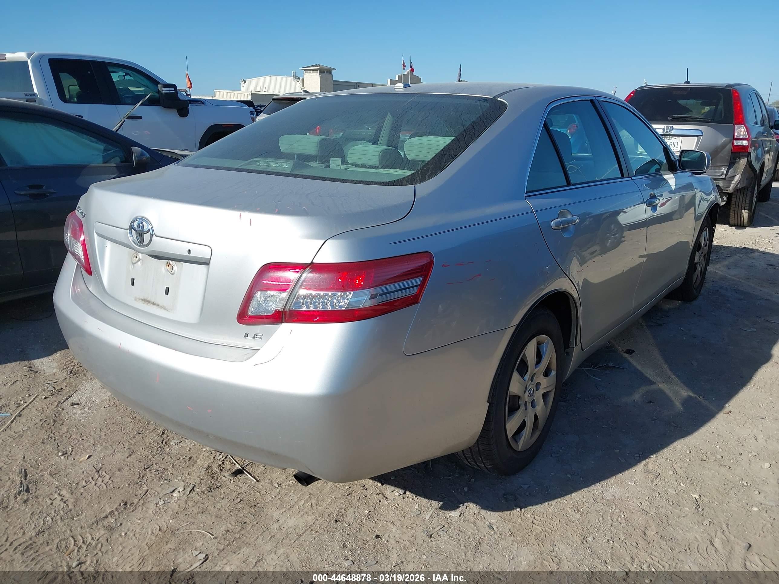 TOYOTA CAMRY image 4