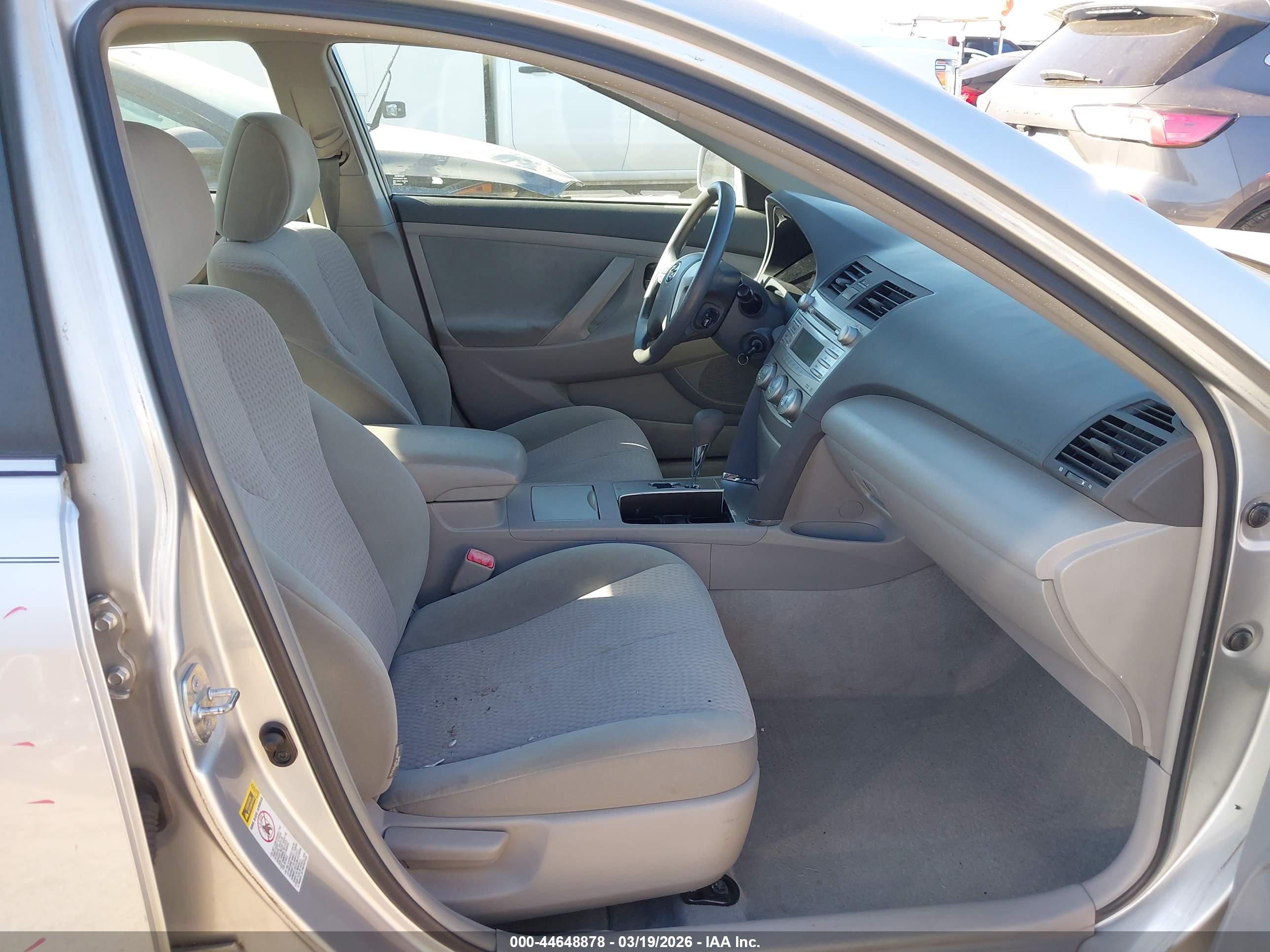 TOYOTA CAMRY image 5
