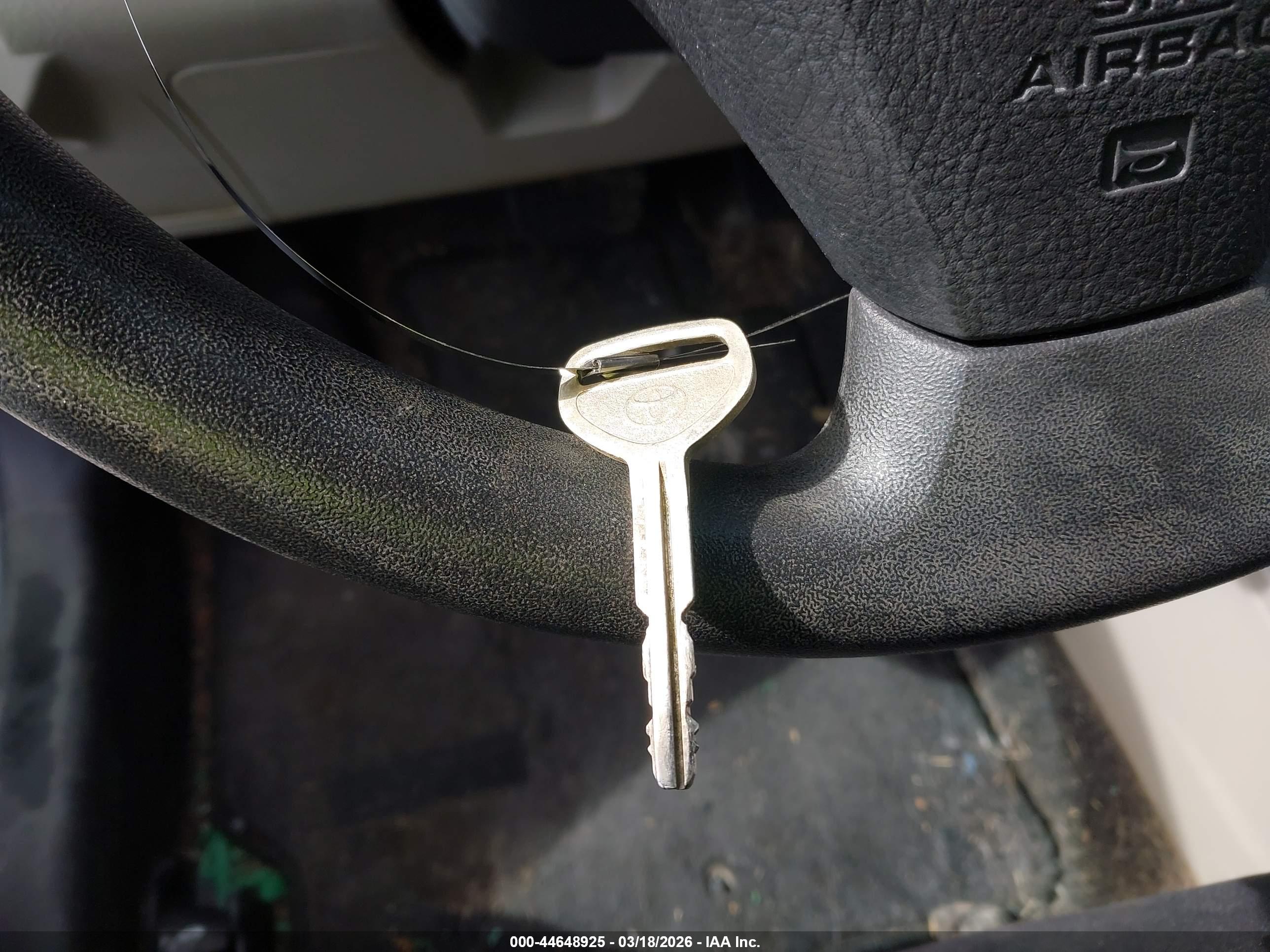TOYOTA YARIS image 11