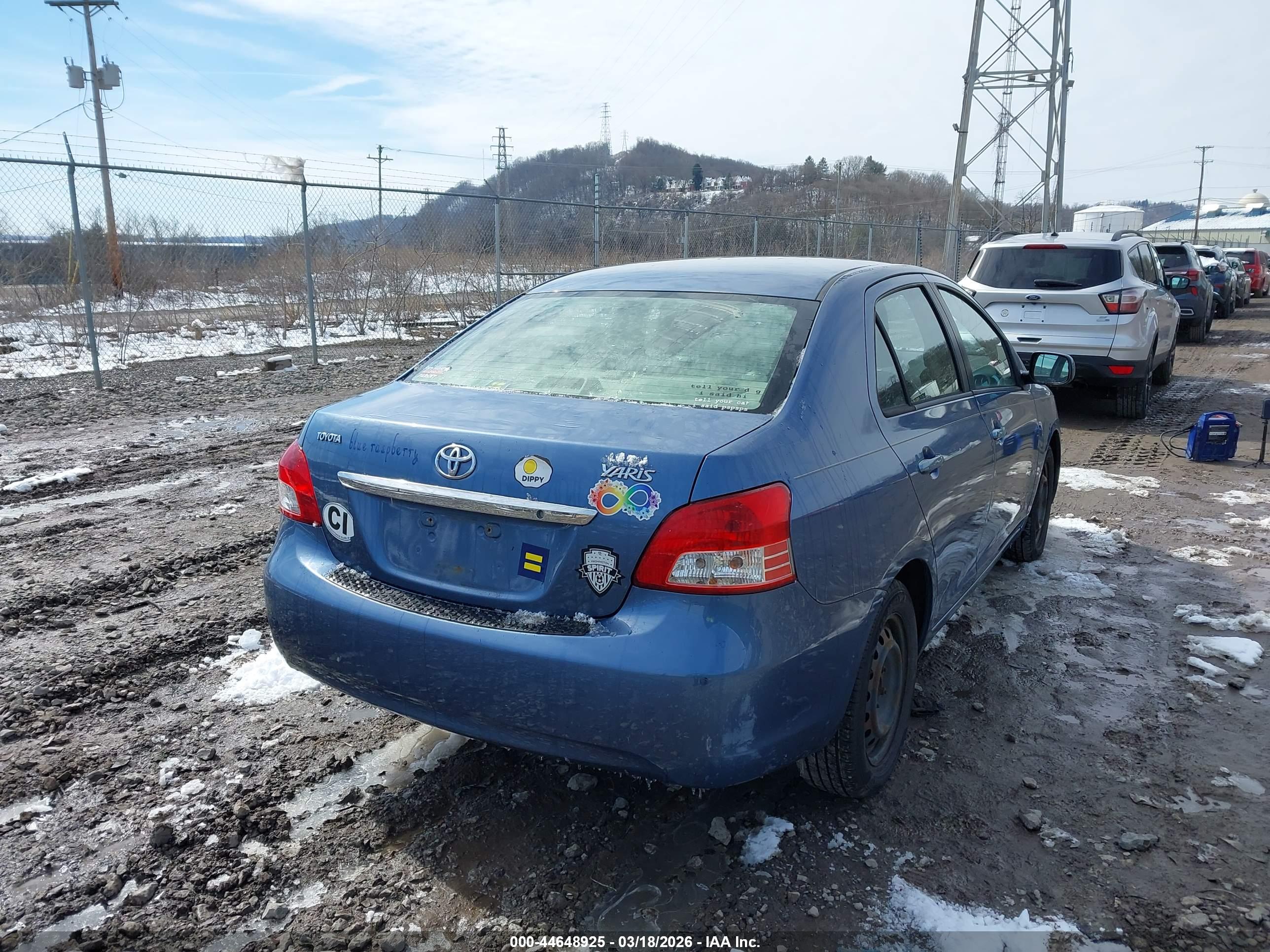 TOYOTA YARIS image 4