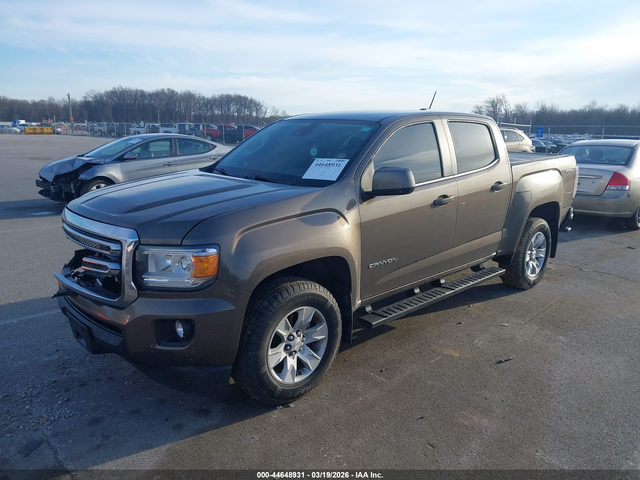 GMC CANYON image 2