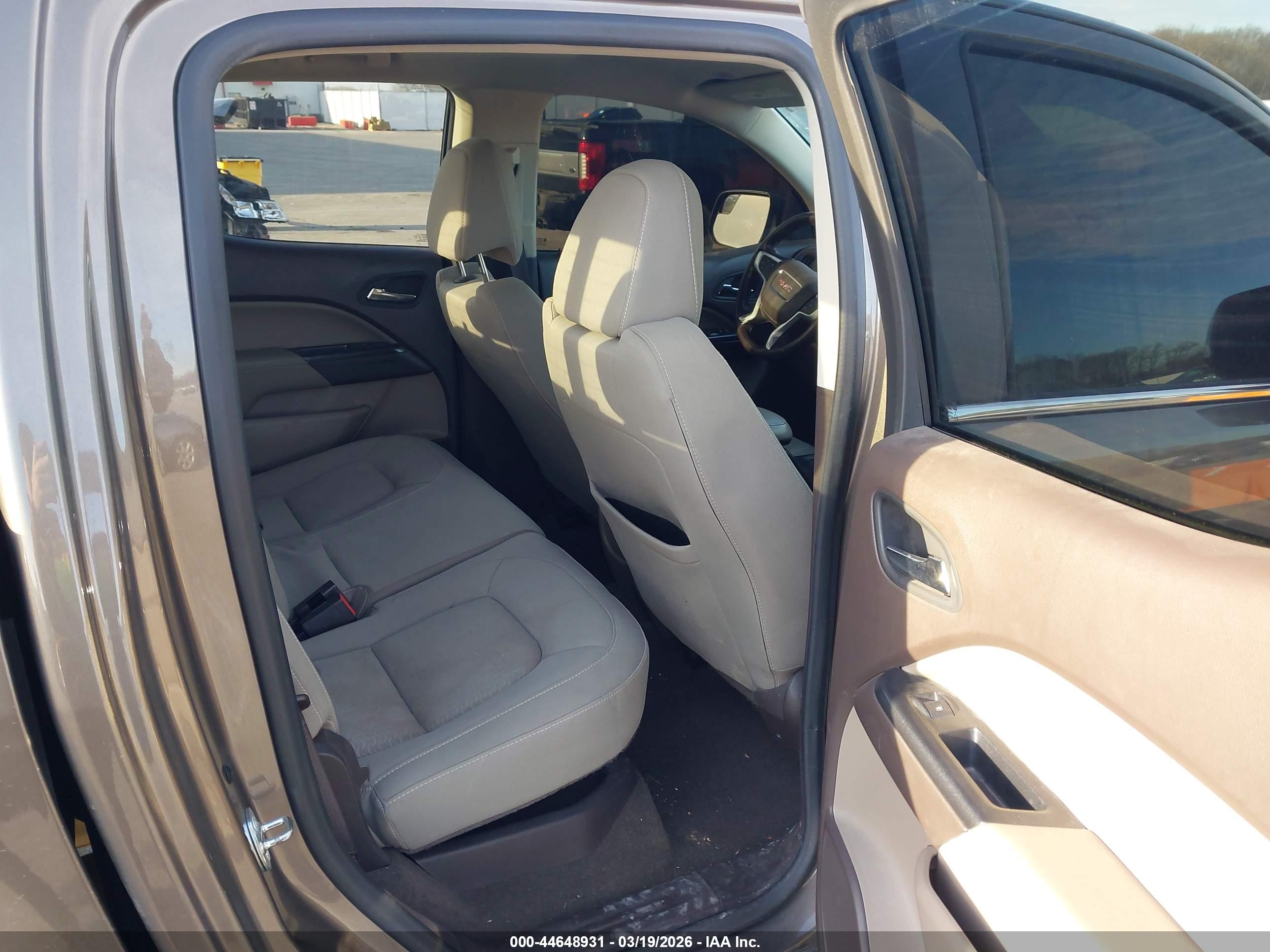 GMC CANYON image 8