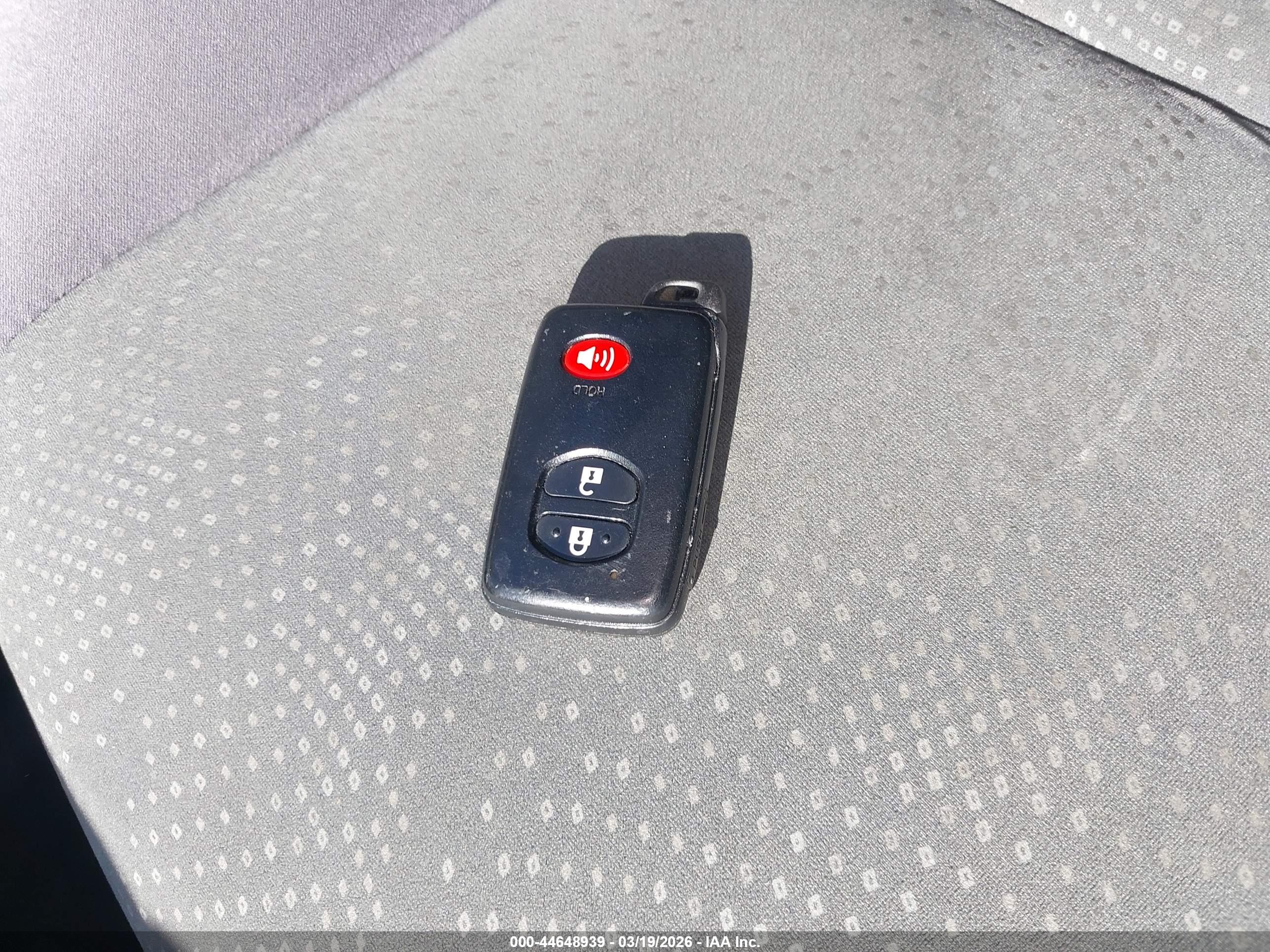 TOYOTA PRIUS image 11
