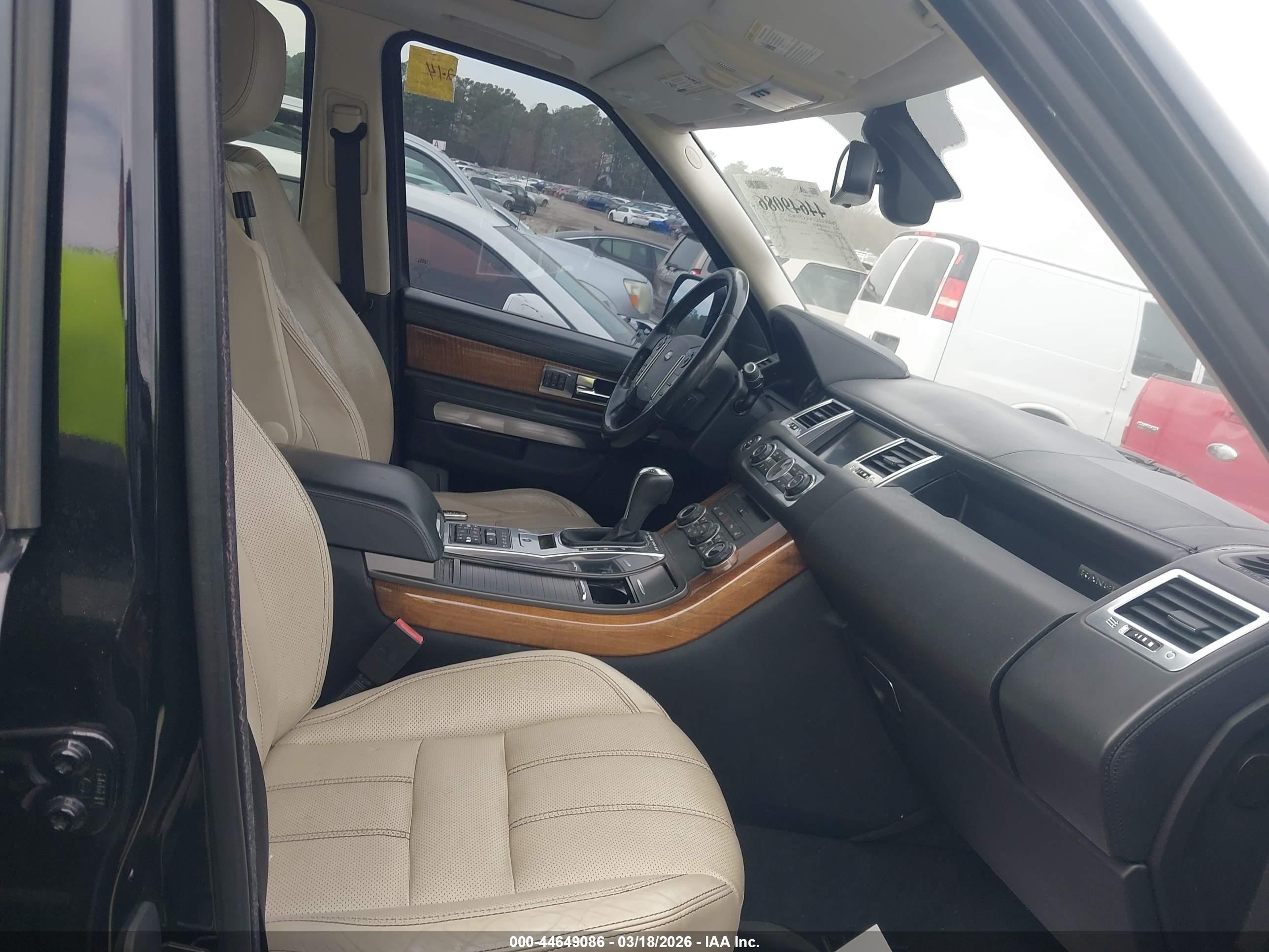 LAND ROVER image 5