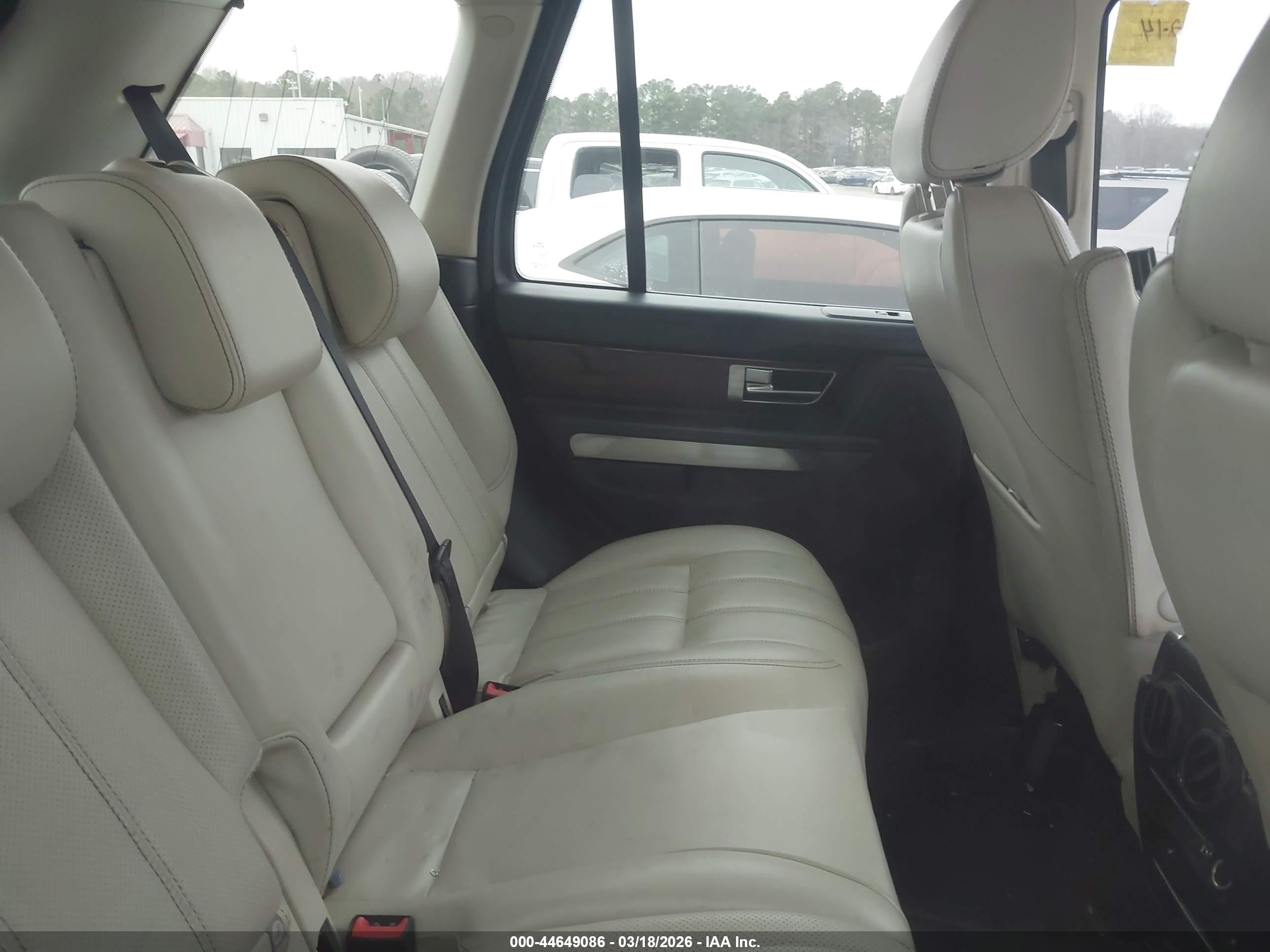LAND ROVER image 8