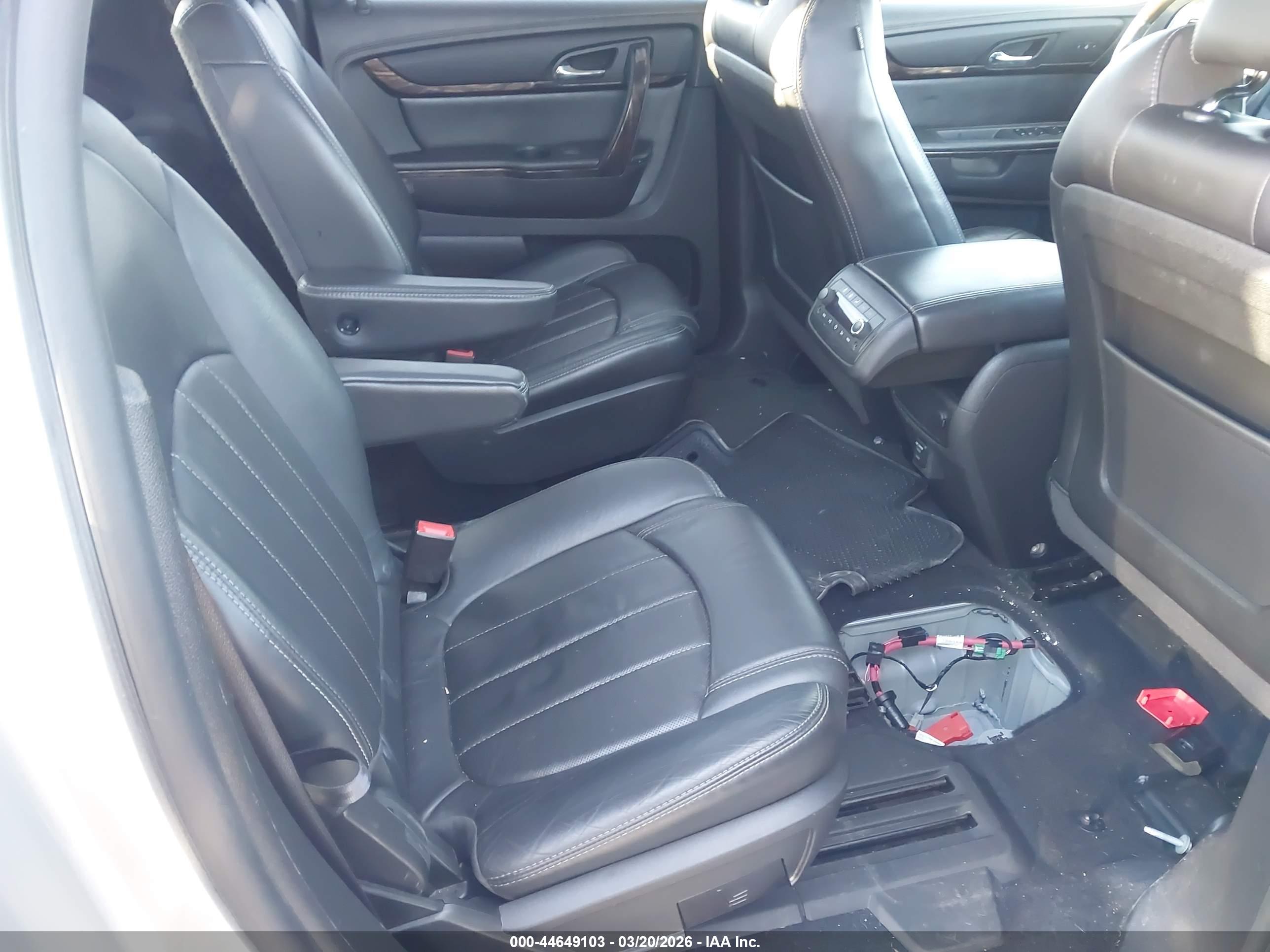 GMC ACADIA image 8