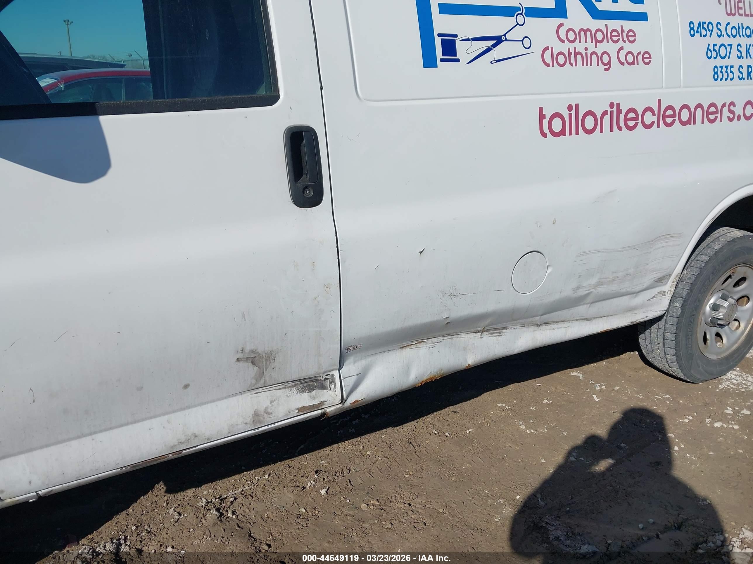 CHEVROLET EXPRESS image 6