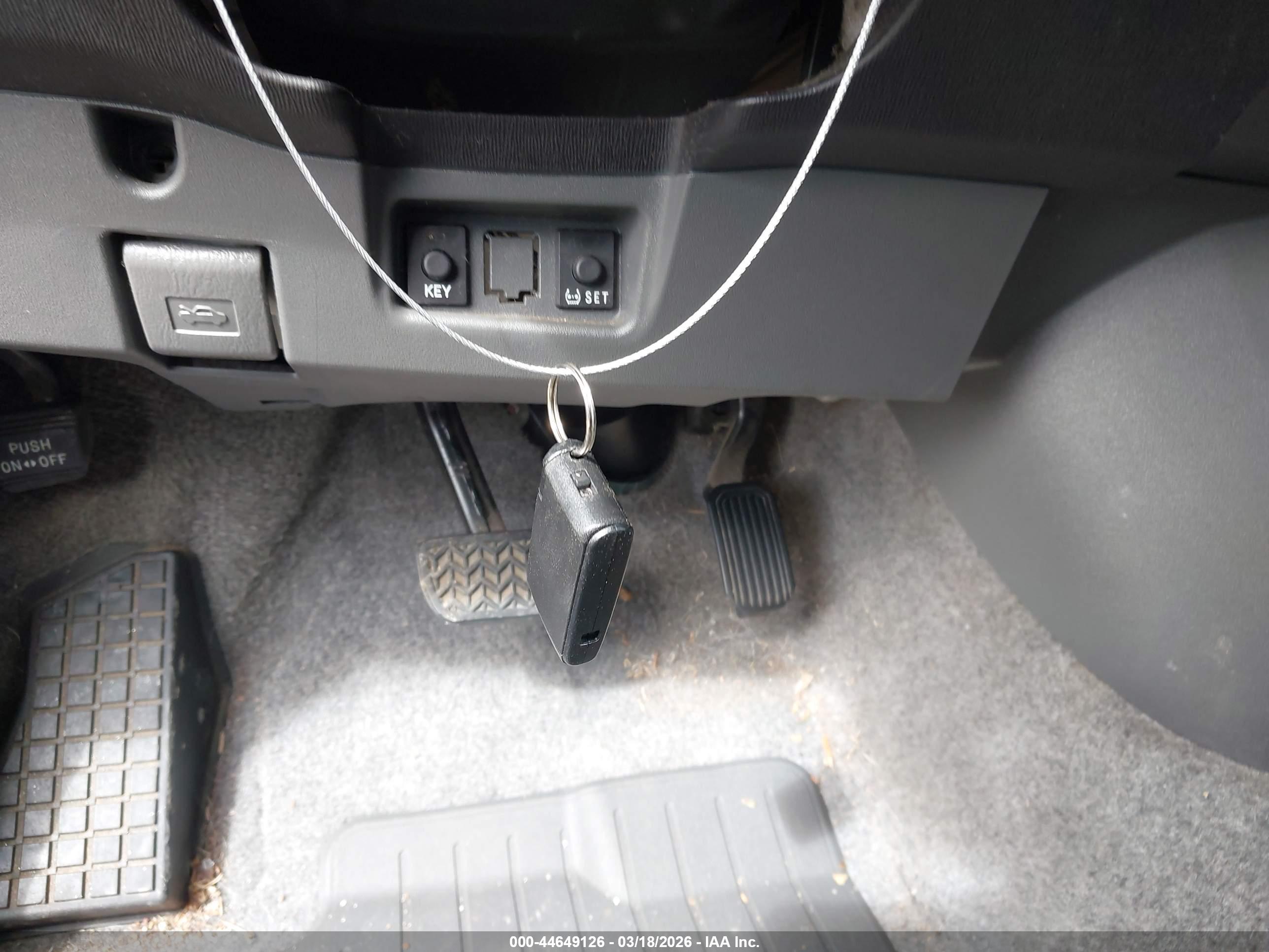 TOYOTA PRIUS image 11