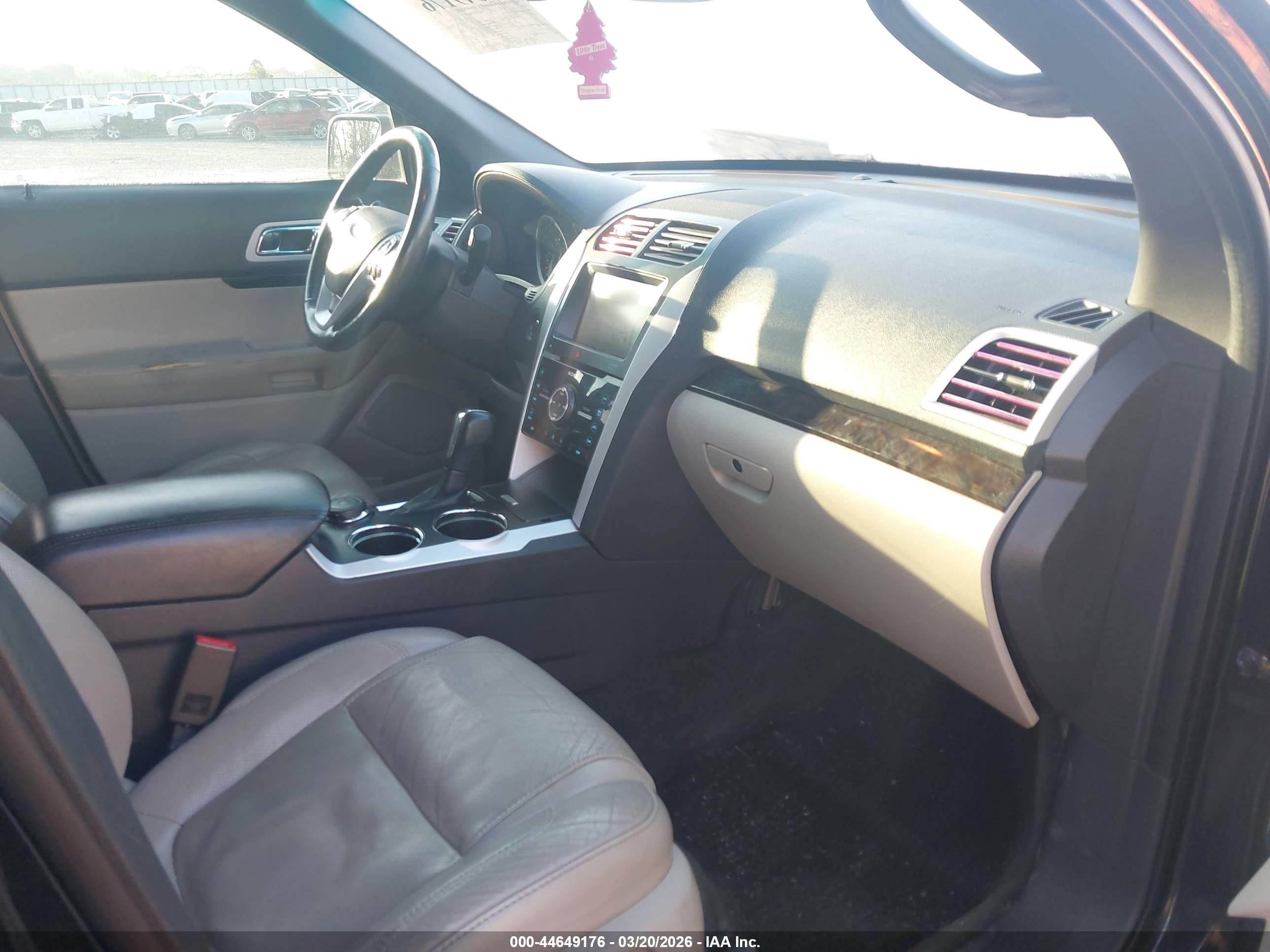 FORD EXPLORER image 5